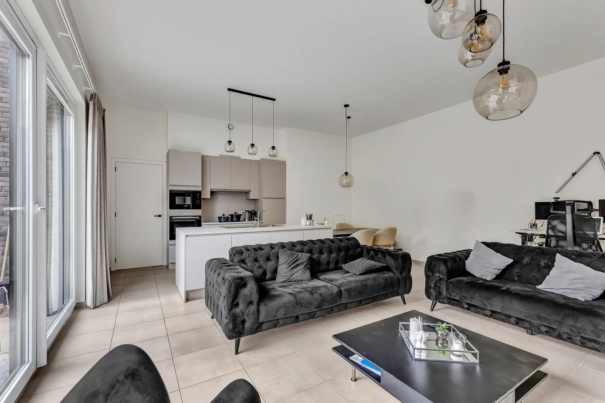 Recent en ruim gelijkvloers app met ruim terras foto 2