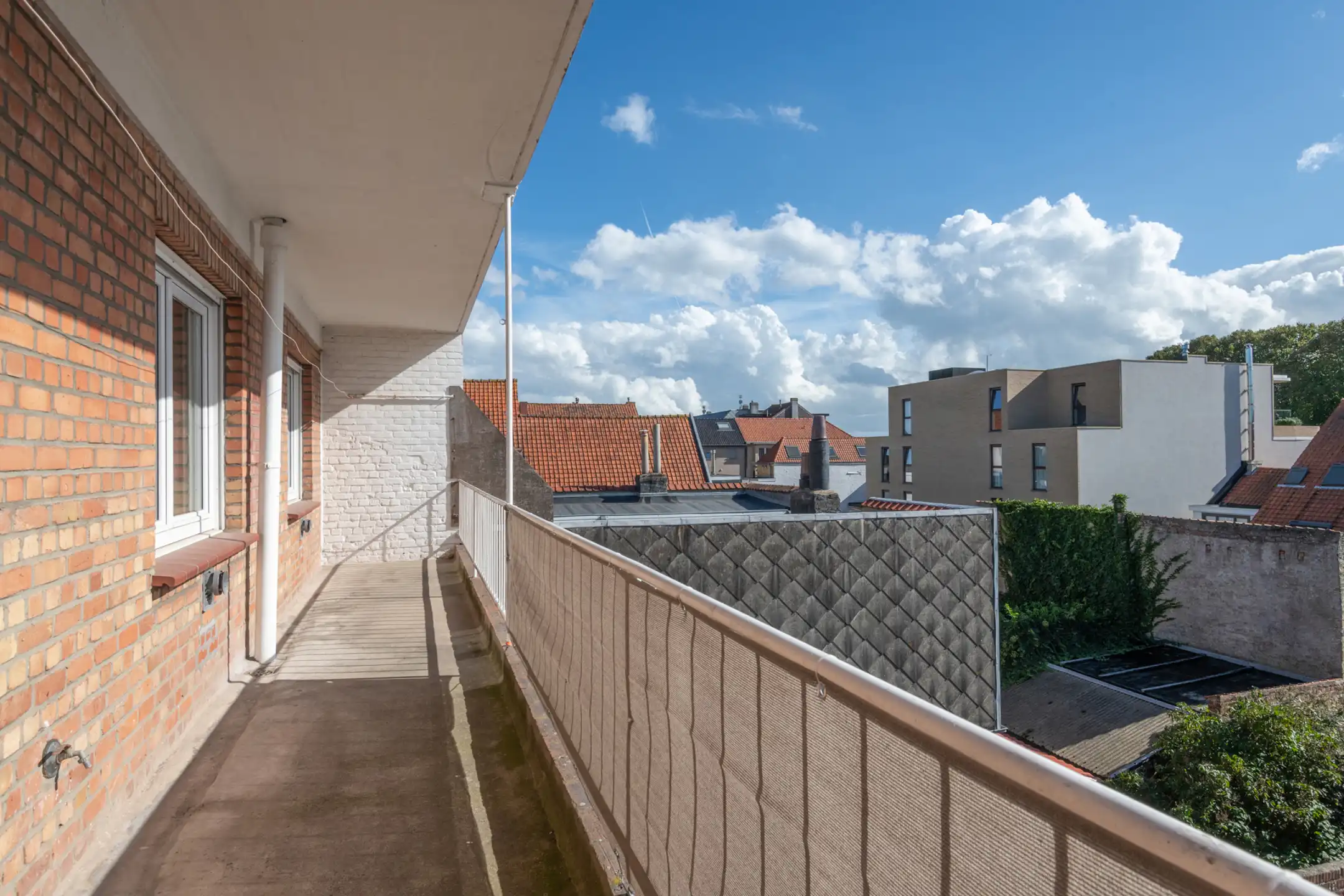 Instapklaar 2-slaapkamerappartement met zonnig terras te koop in De Panne. foto 7