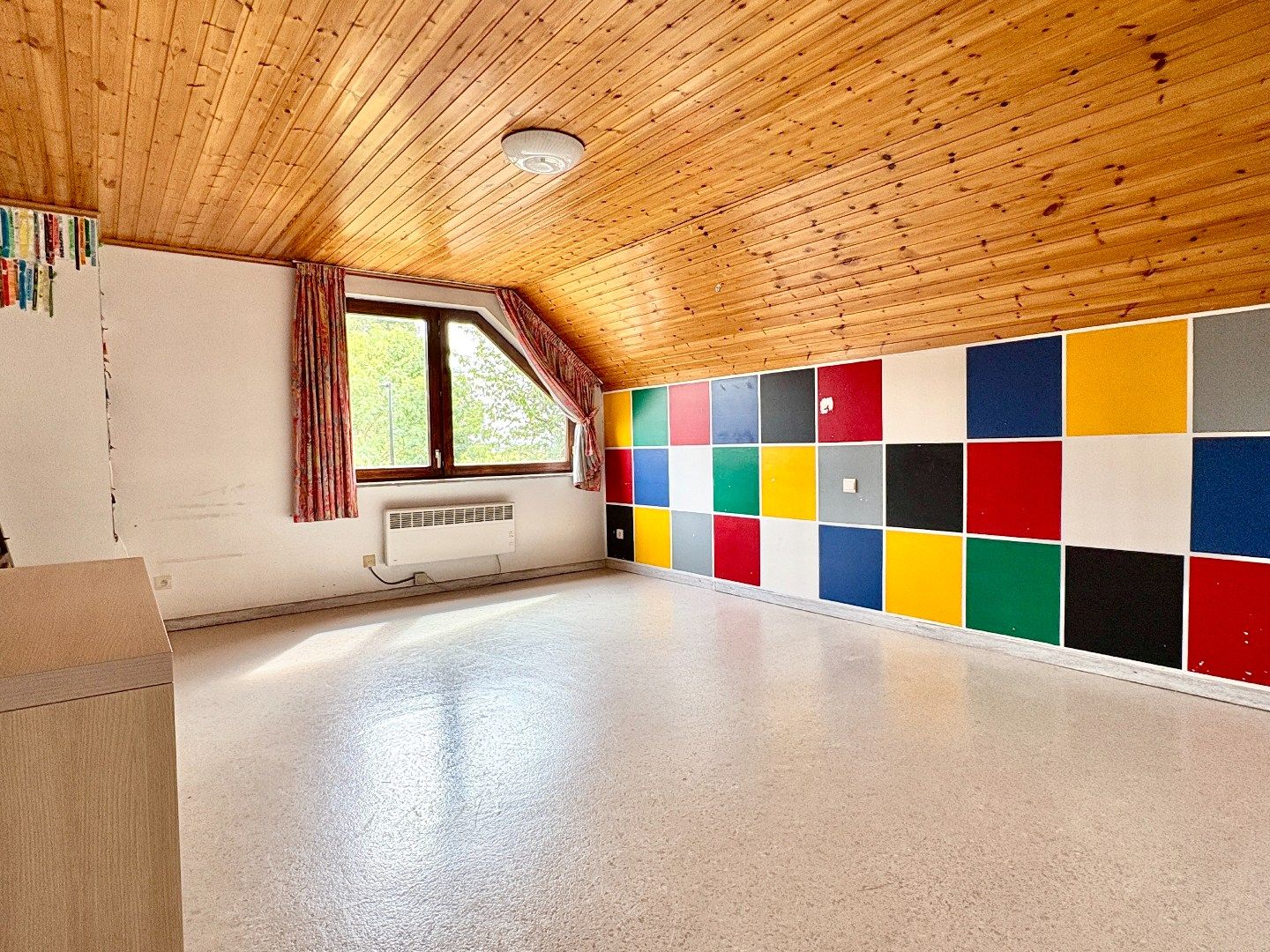 Alleenstaande woning met 4 slaapkamers, dubbele garage foto 10