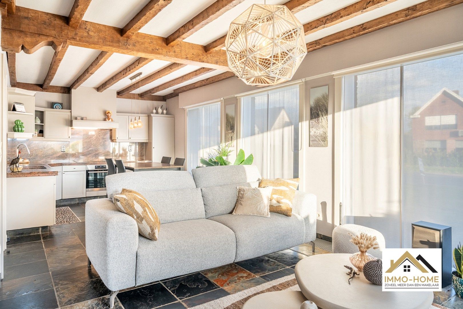 Vrijstaande woning met ruime tuin en open zicht!  foto 5