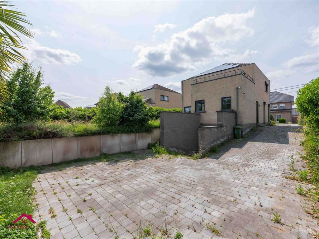 Vrijstaande gezinswoning in hedendaagse stijl foto 3