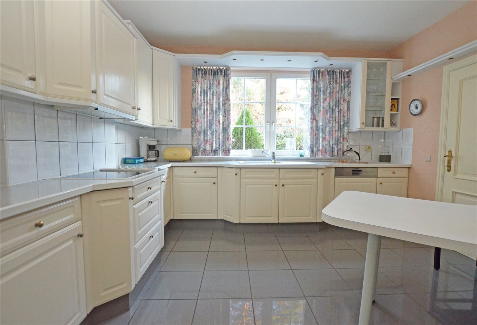 Tijdloze residentiële villa in doodlopende straat foto 10