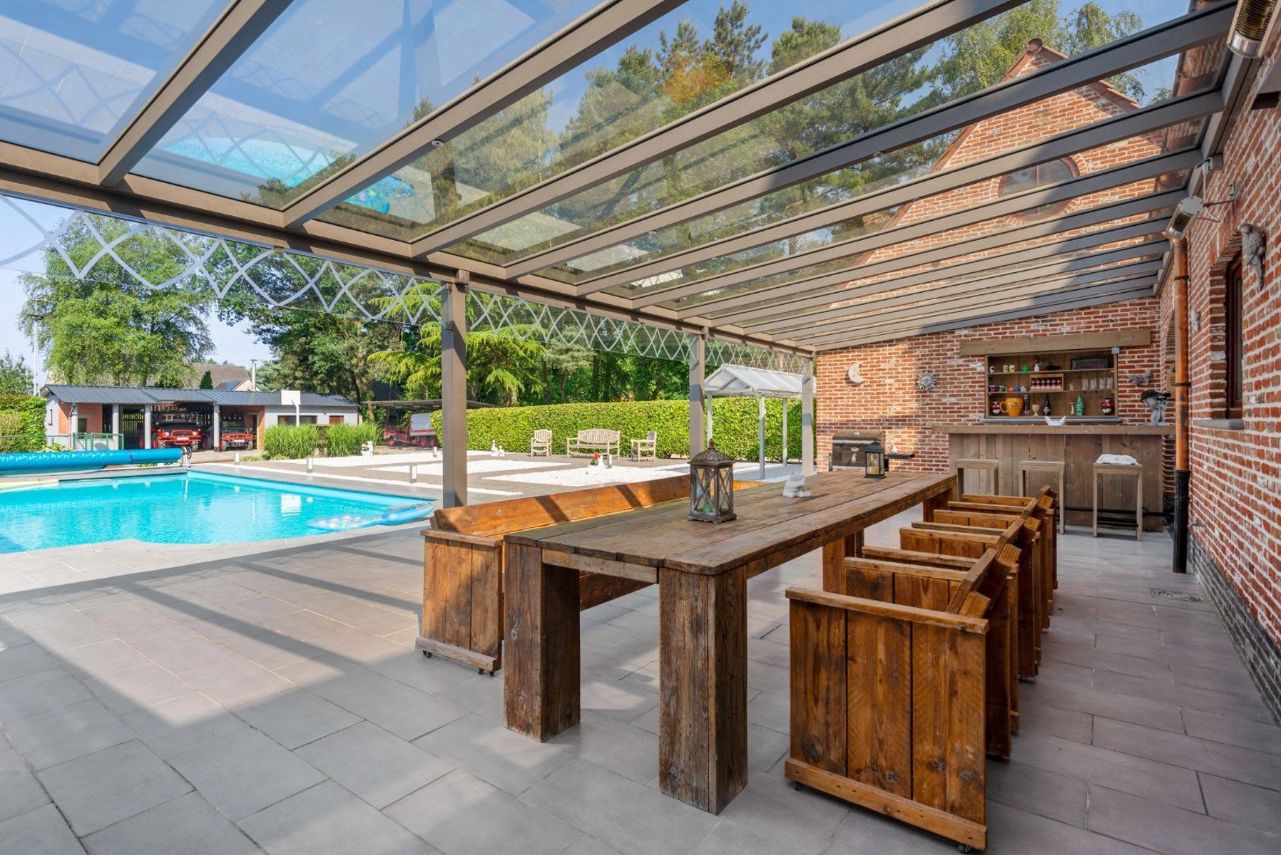 Ruime villa met 5slk en verwarmd zwembad op 2450m² foto 2