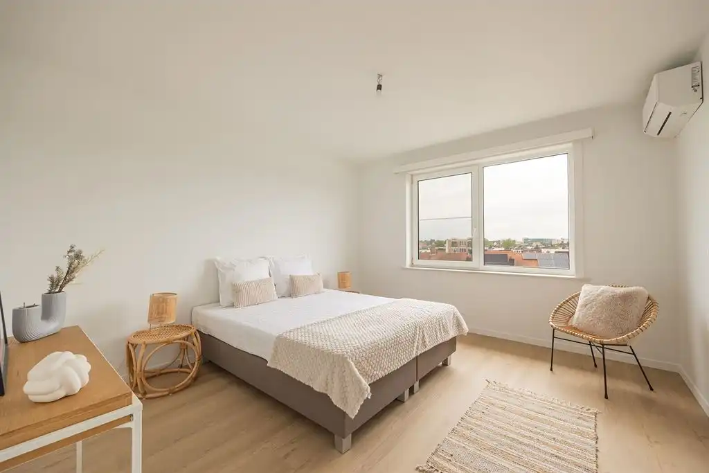 Ruim gerenoveerd appartement met groen zicht en parkeerplaats foto 14