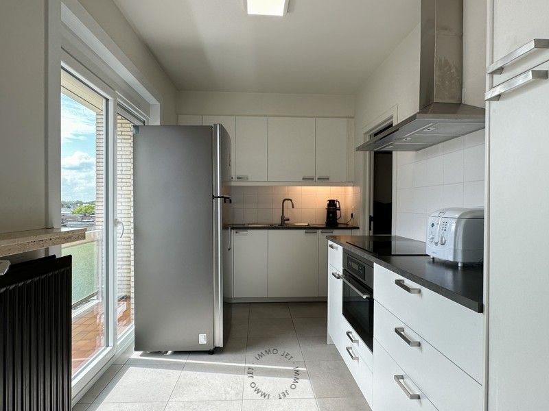 Lichtrijk appartement met twee slaapkamers, terras en optionele garagebox in Sint-Niklaas foto 7