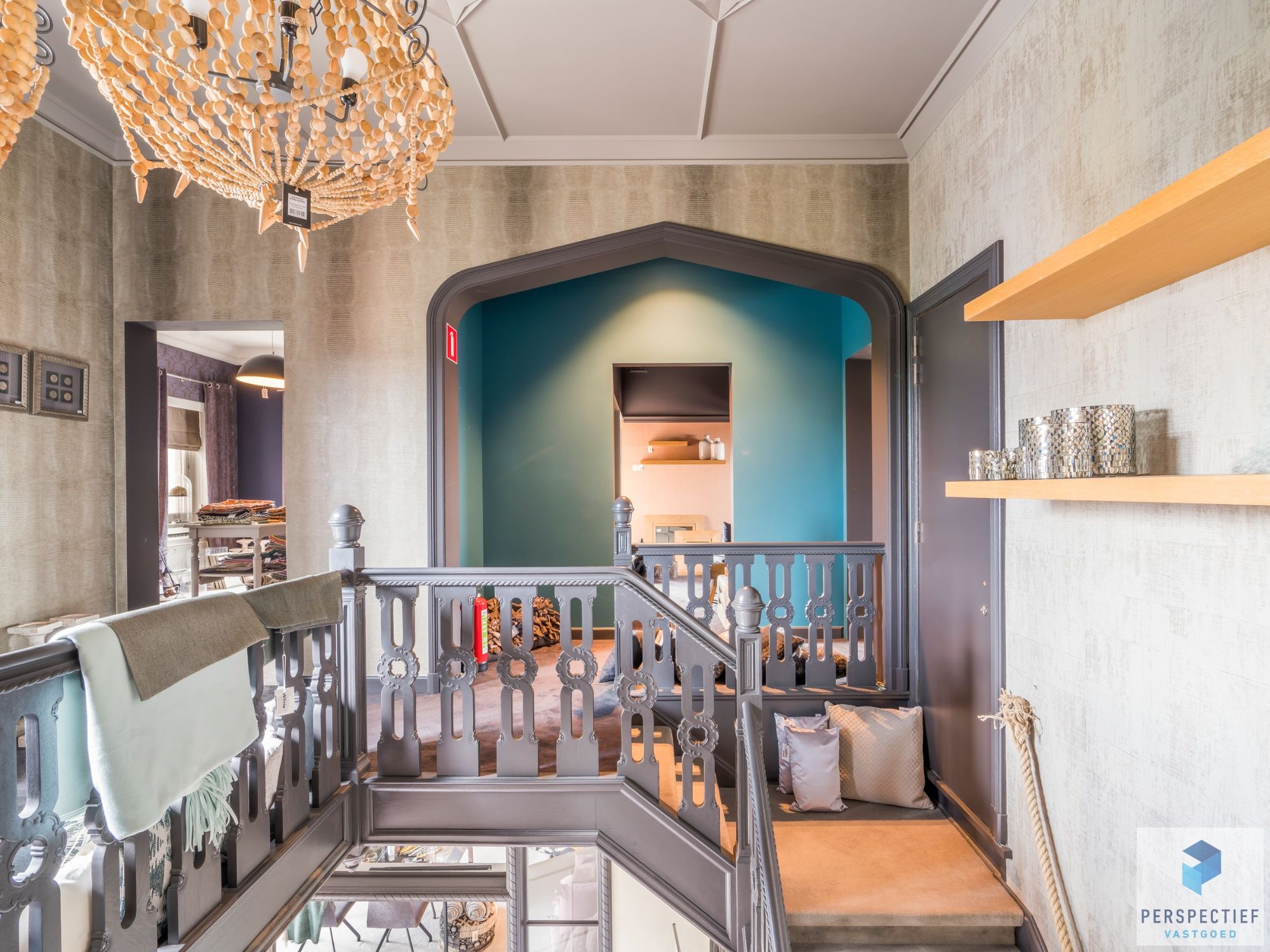 2 handelsruimtes + appartement met mogelijkheden op een strategische ligging te Roeselare foto 27