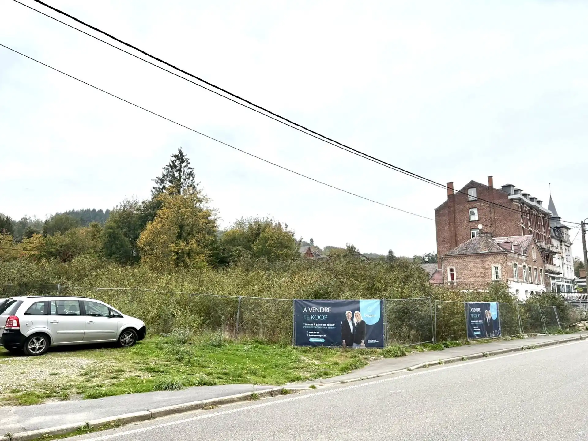 TOP-gelegen projectgrond met zicht en vlak aan de Maas van 1.820 m2 in het warme dorp Waulsort. foto 2