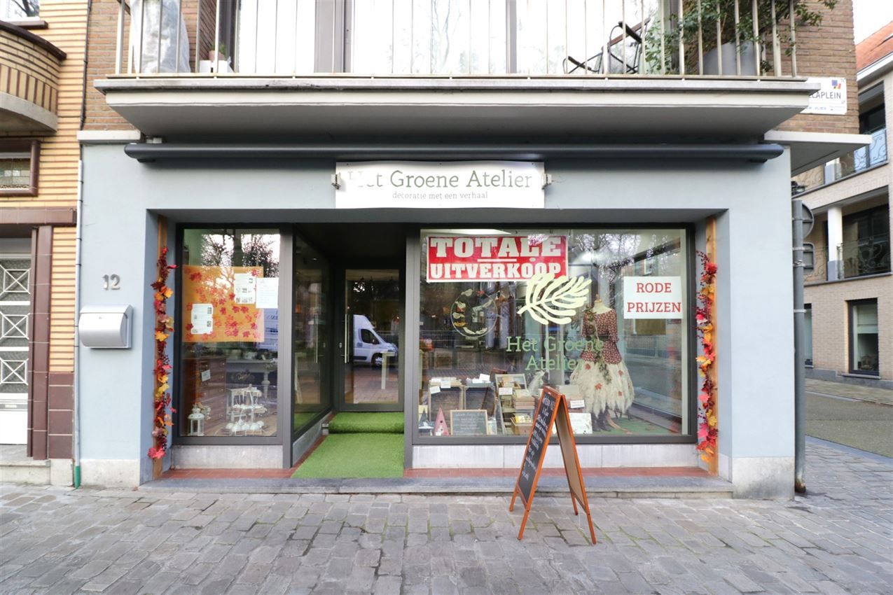 handelszaak met hoge zichtbaarheid en mooie etalage  foto 2