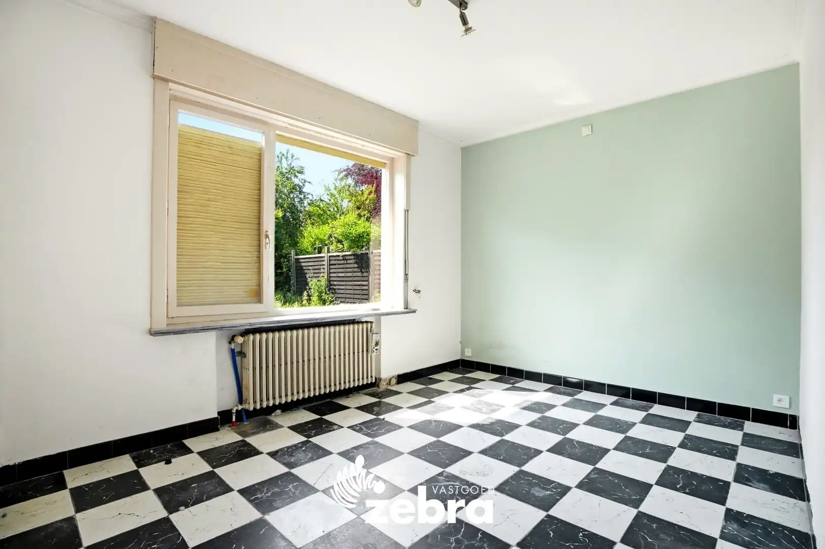 Te renoveren open bebouwing op toplocatie (Baronielaan) te Izegem! foto 9