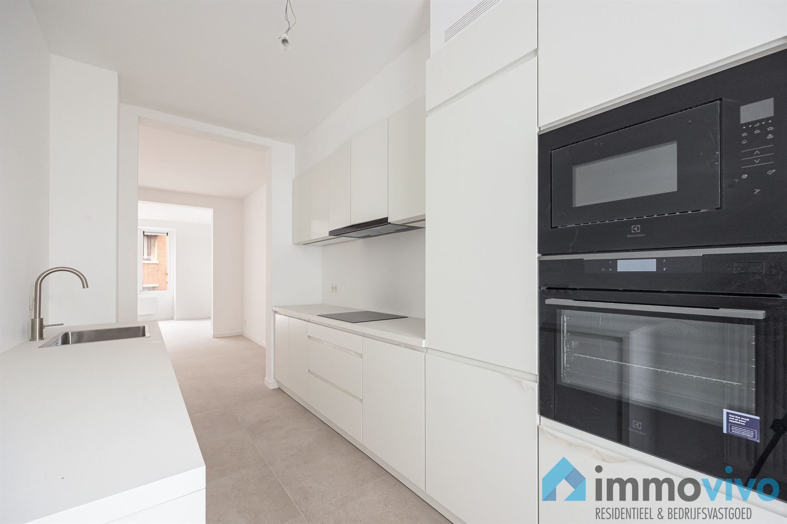 Volledig vernieuwd appartement met 3 slaapkamers, lift en kelder foto 6