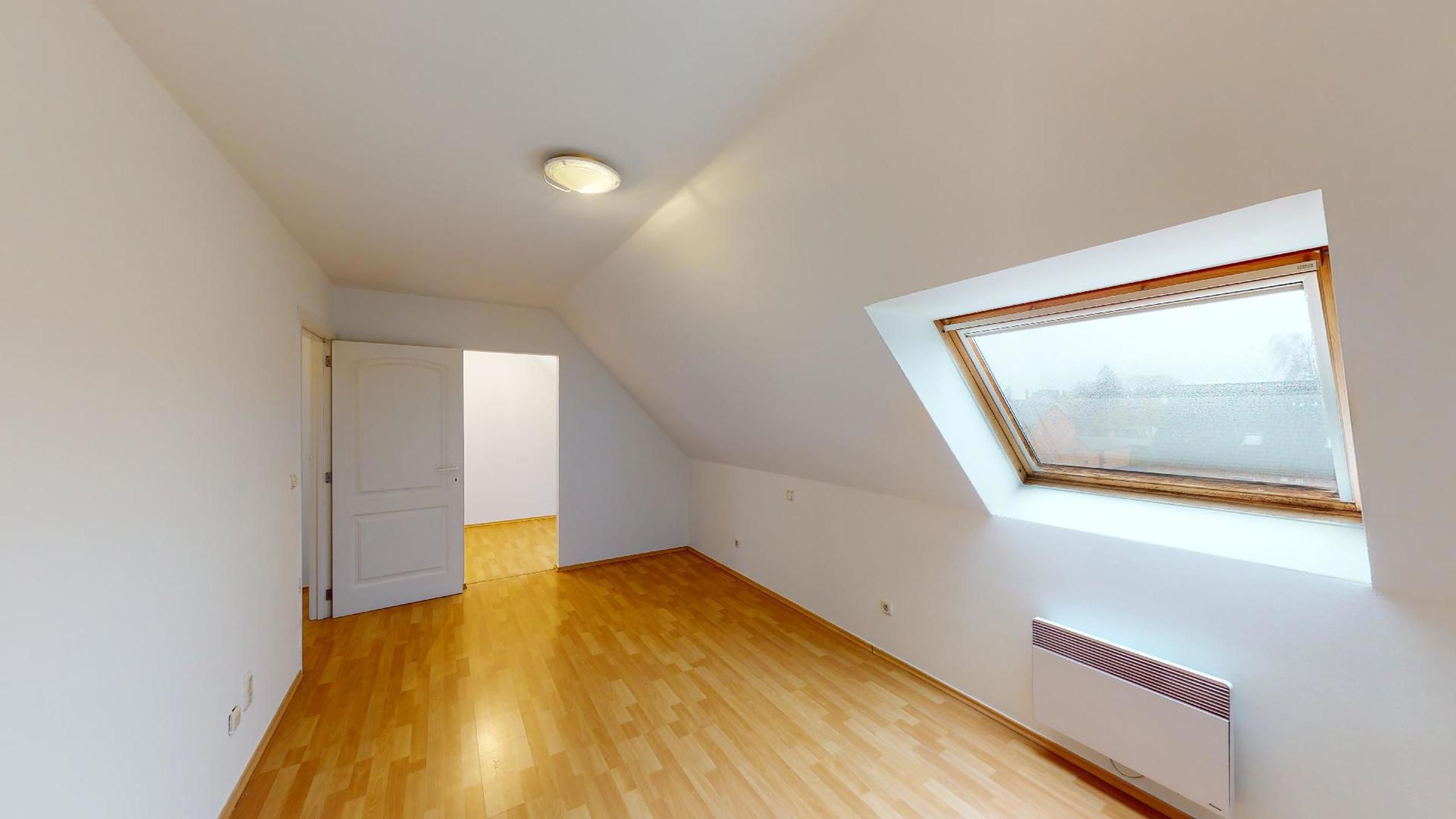 Zeer ruim duplex appartement met lift met  3 slaapkamers! foto 25