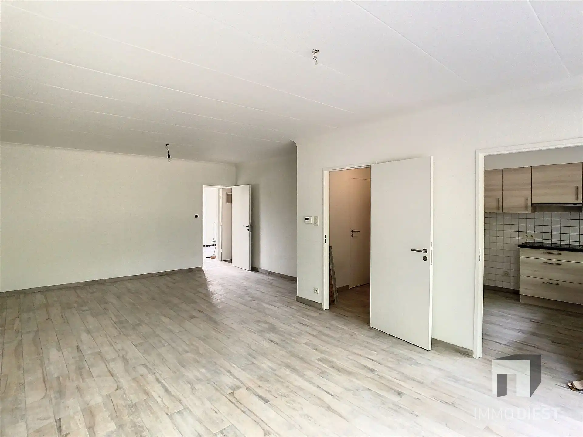 Gerenoveerd appartement met twee slaapkamers in het hartje van Hulst (Tessenderlo) foto 6