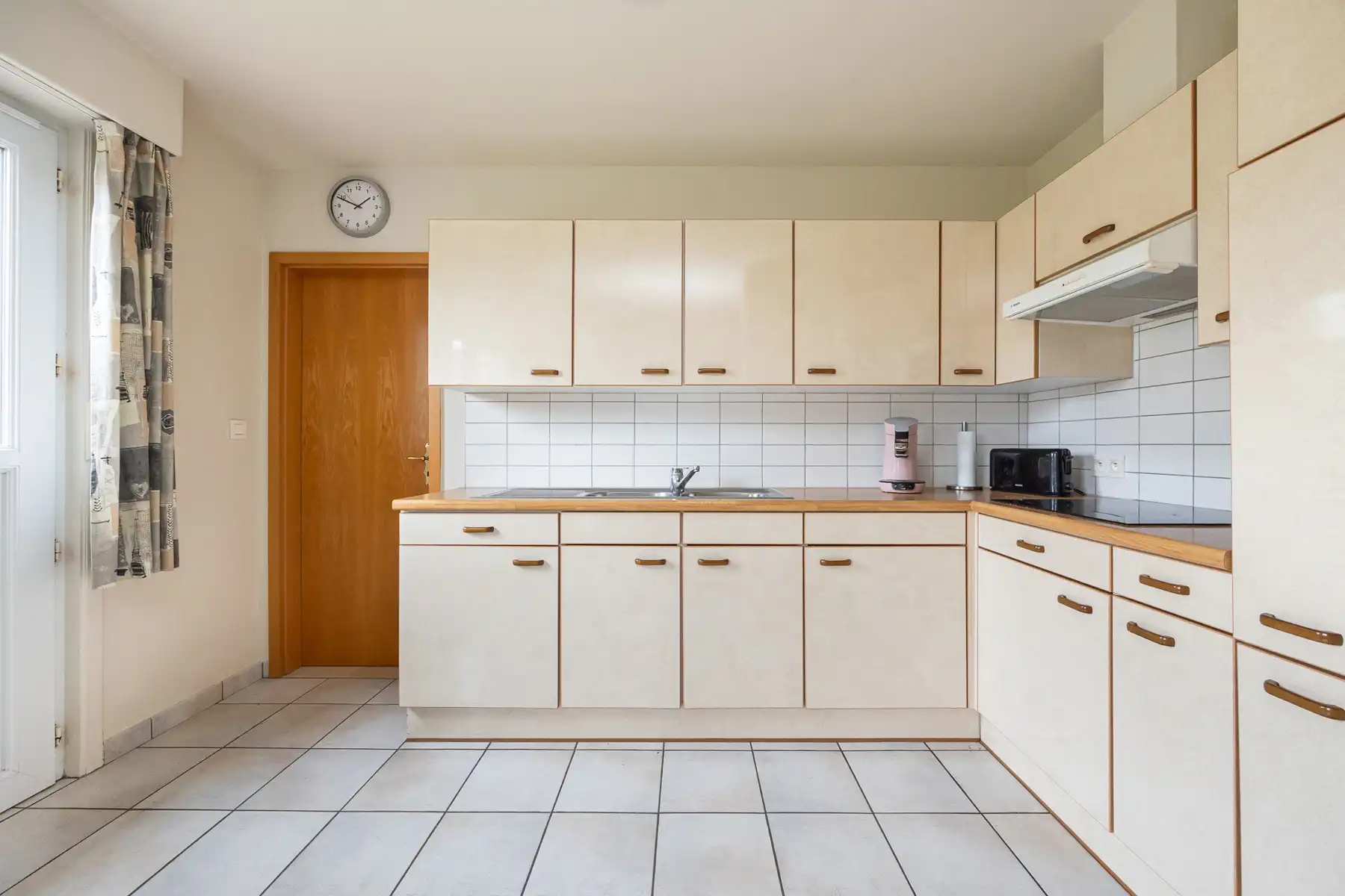 WAAUW! open bebouwing met tuin, zonnepanelen en veel privacy foto 10
