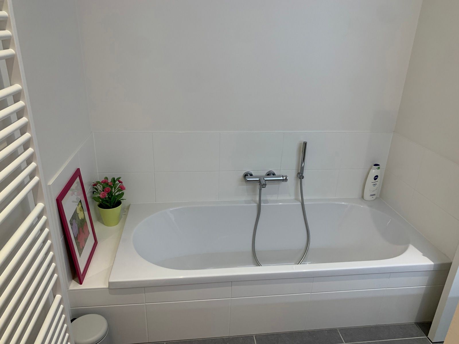 Appartement met 2 autostaanplaatsen! foto 8