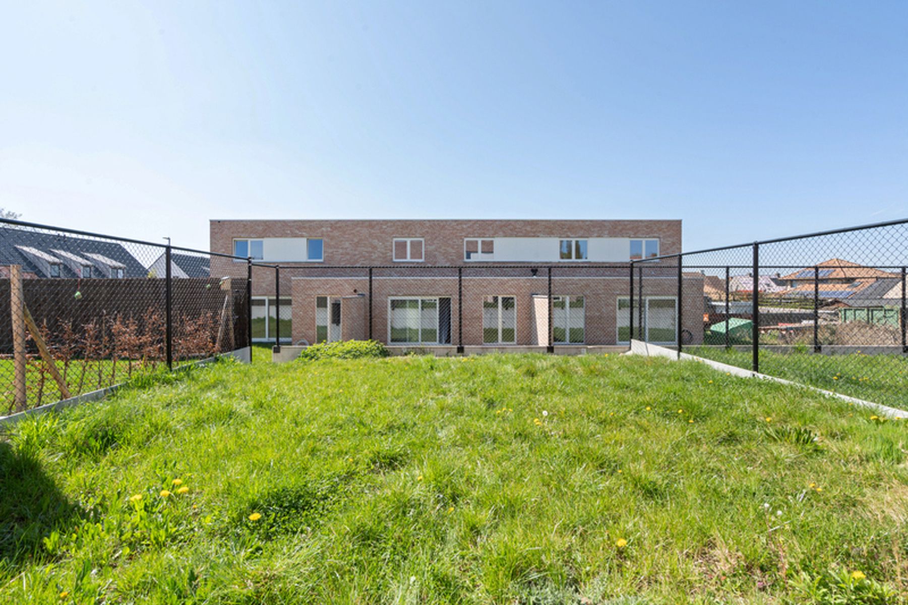 Moderne, gesloten woning foto 14
