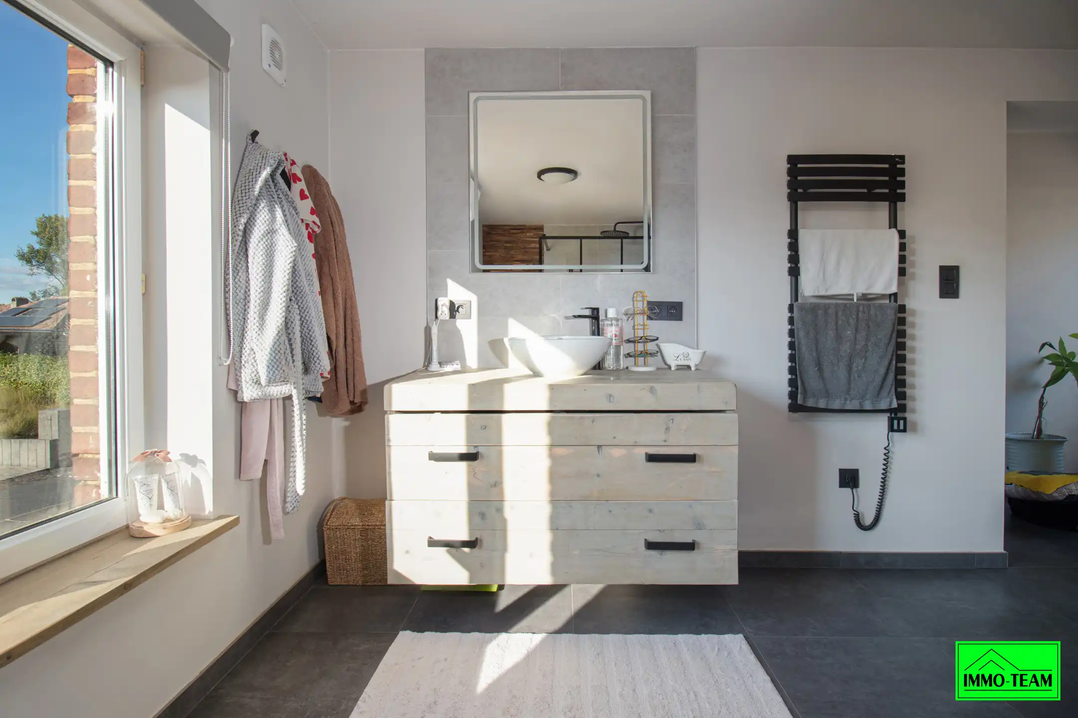 Prachtig gerenoveerde woning met heel wat potentieel foto 12