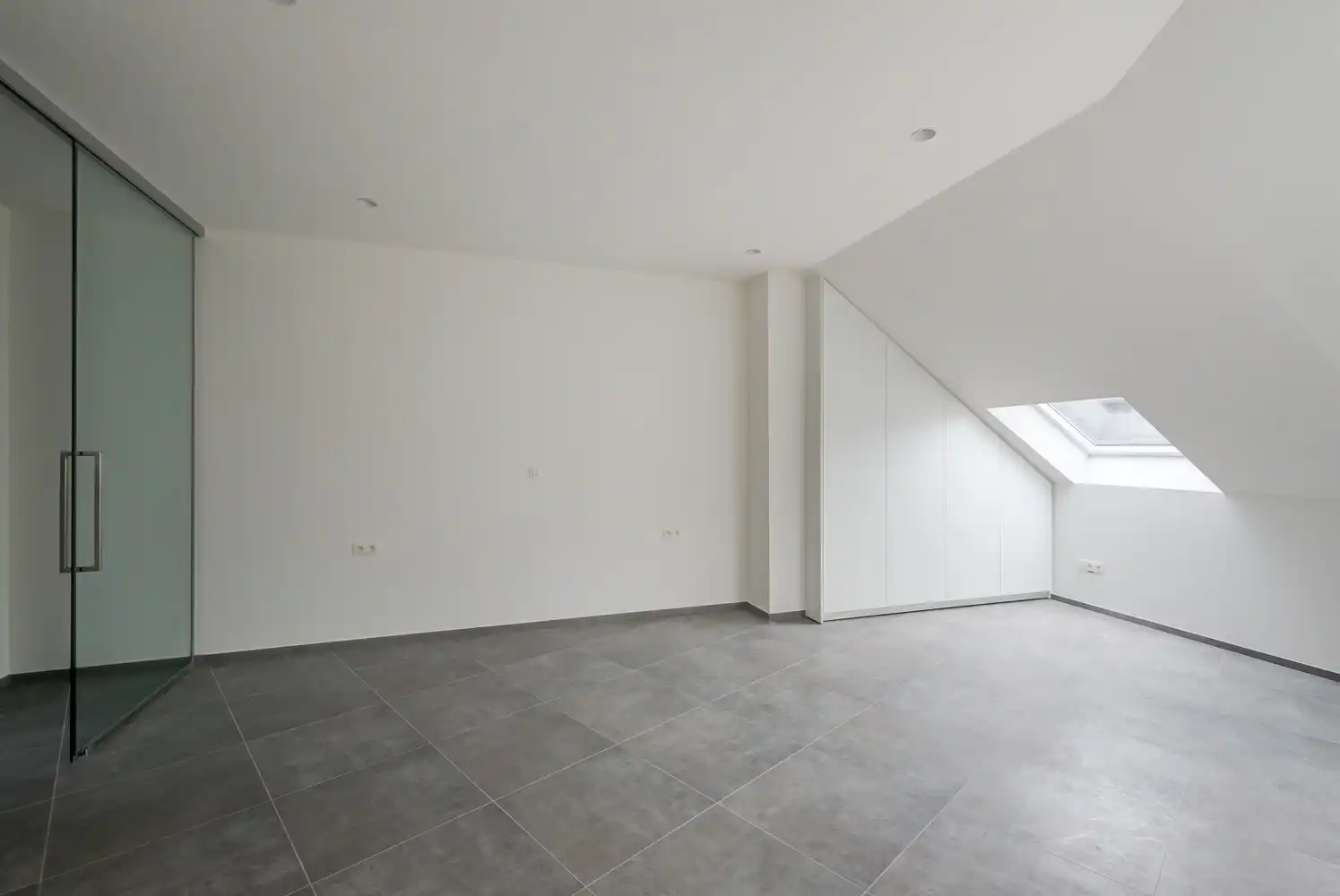 RECENT APPARTEMENT (116M²) MET TERRAS GELEGEN IN HET CENTRUM VAN BILZEN foto 8