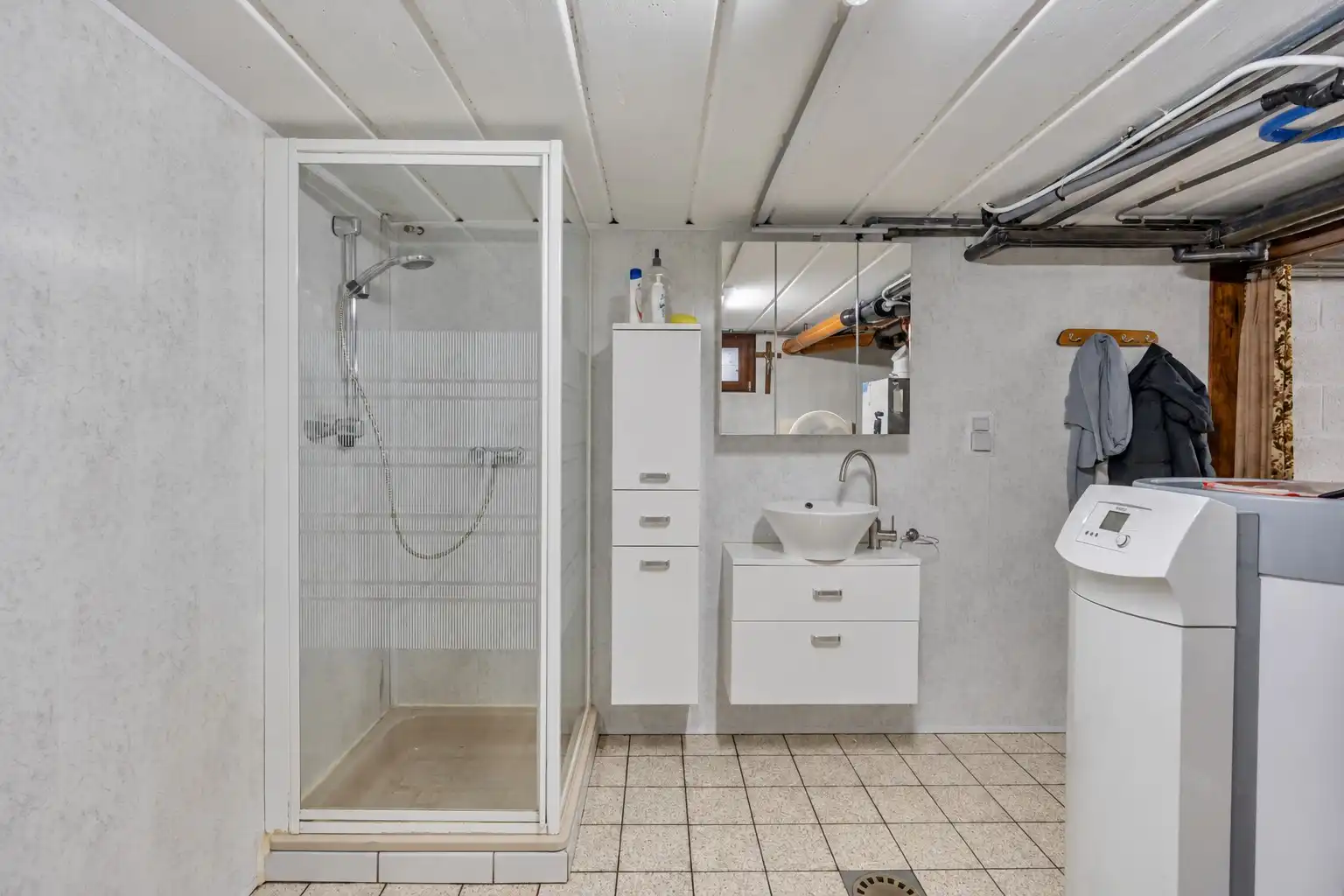Ruime gezinswoning met 3 slaapkamers, veranda en dubbele garage in Heers. foto 40