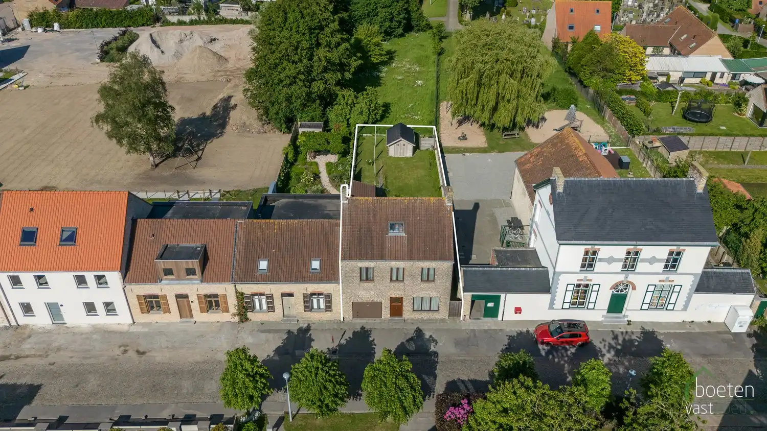 Beauvoorde: Charmante maar te renoveren halfopen woning met tuin in het historische hart van Beauvoorde op 392m² grondopp. foto 20
