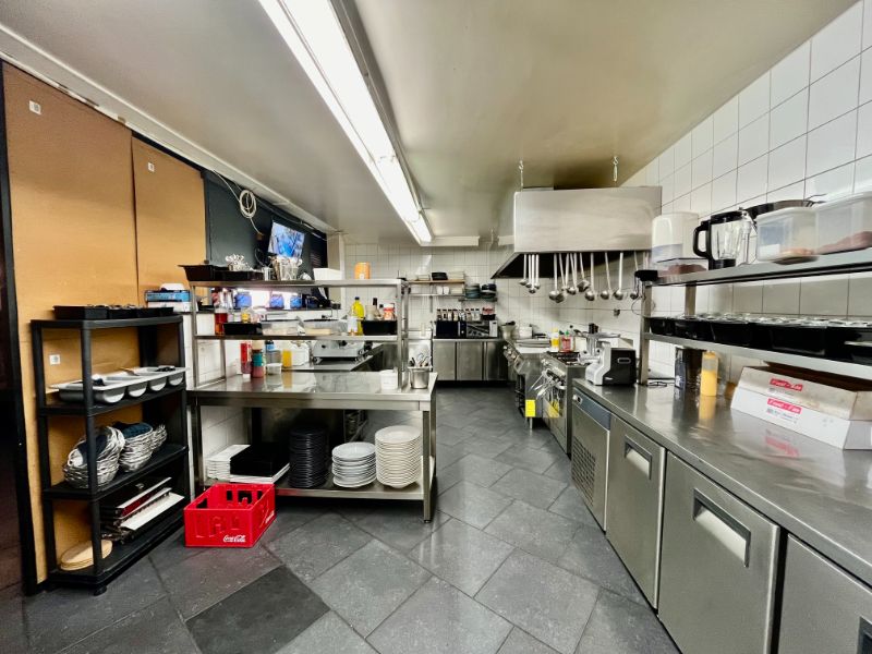 Interessant en multifunctioneel handelspand in het centrum van Evergem foto 5