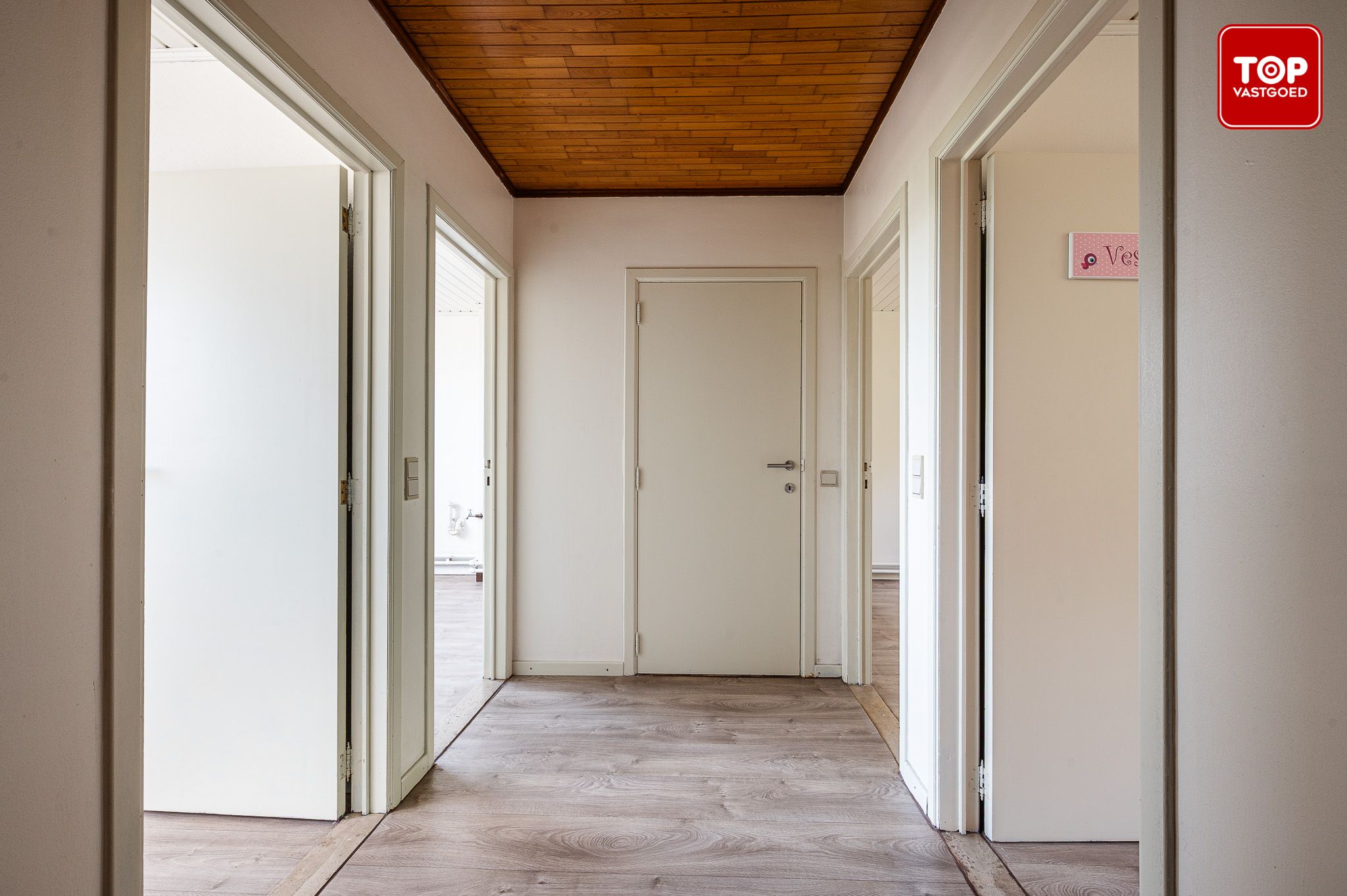 Woning met 3 slaapkamers, tuin en garage.  foto 16