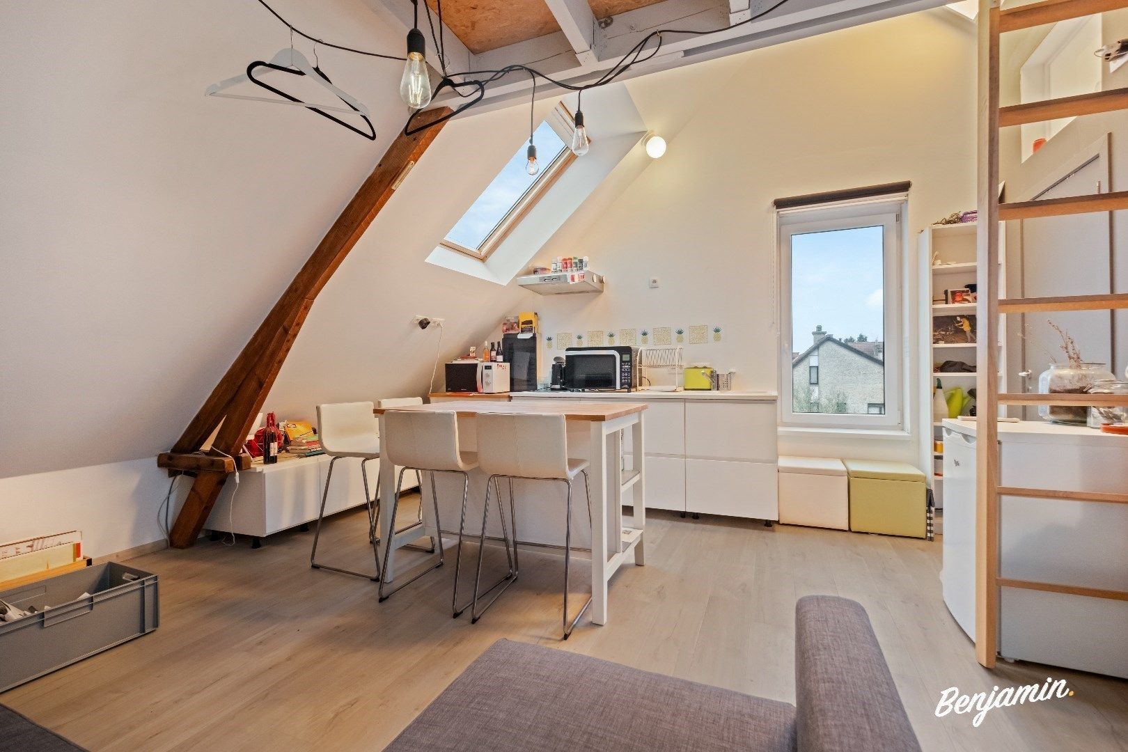 Halfopen woning met loods in Heule foto 6
