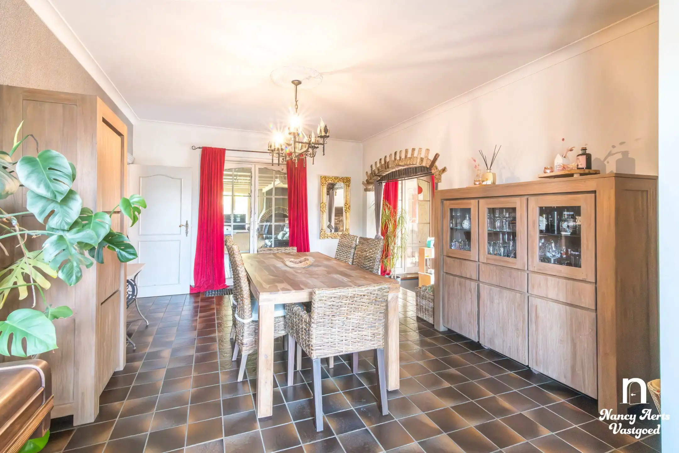 Ruime woning met karakter en talloze mogelijkheden foto 12