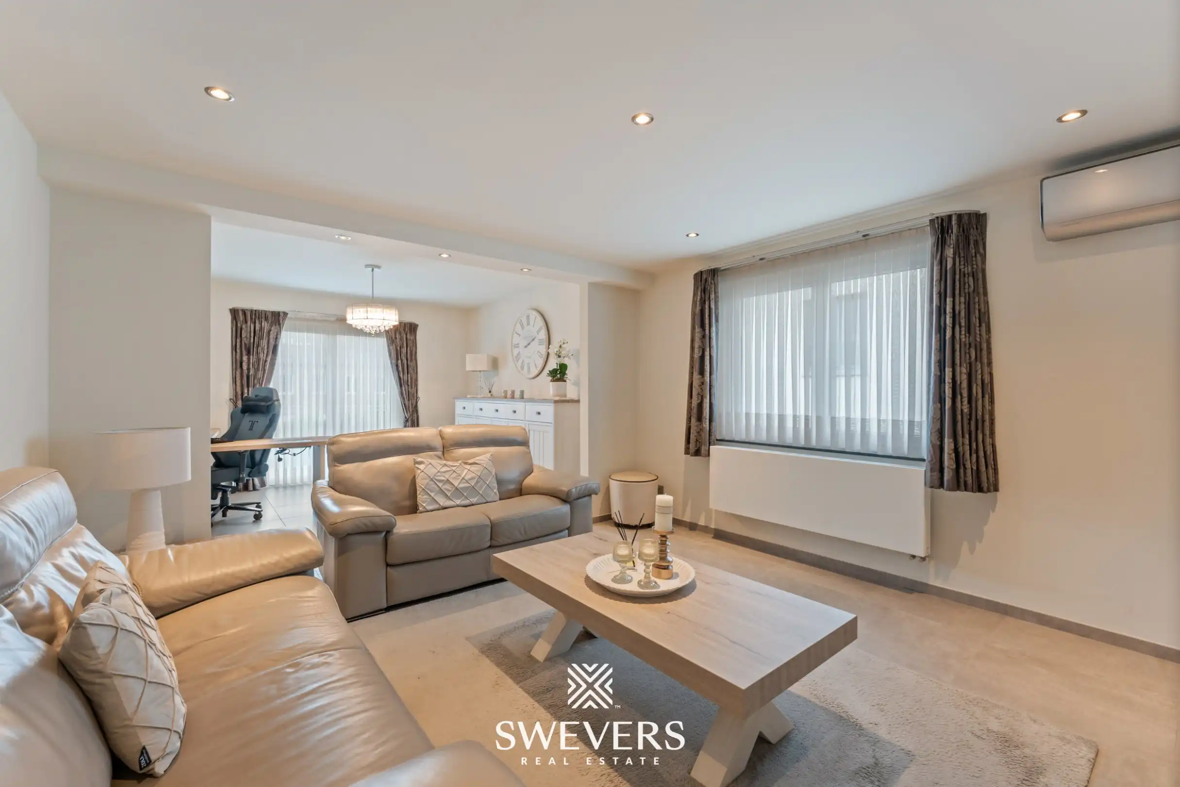 Royale kangoeroewoning met zwembad en dubbele garage foto 24