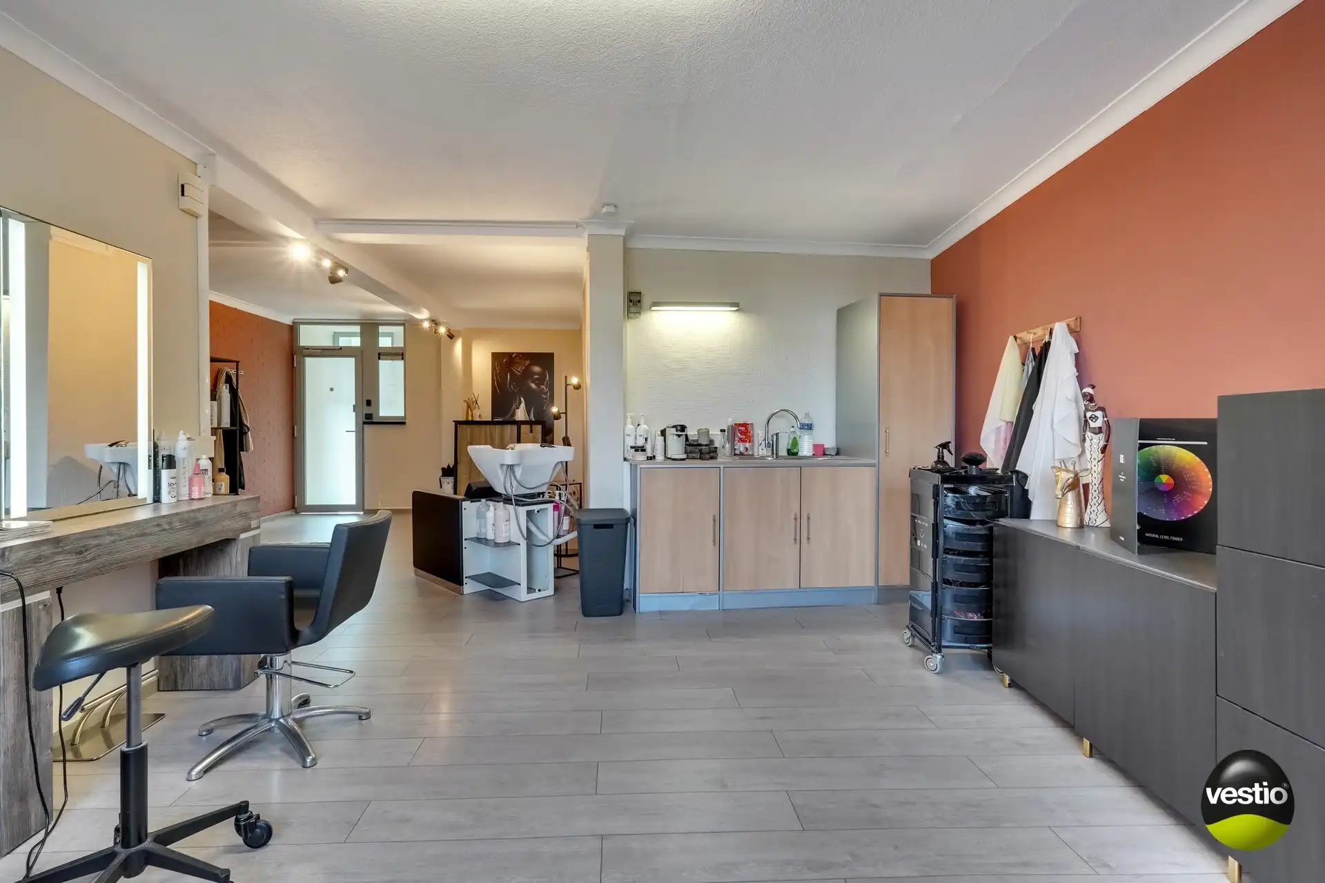 GELIJKVLOERS APPARTEMENT 3 SLAAPKAMERS 171 M² + HANDELSRUIMTE + TUIN + 5 GARAGES + ZOLDER foto 38