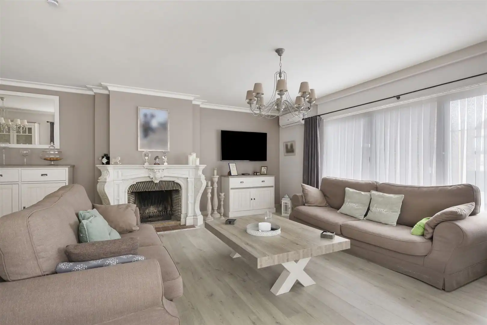 Handelswoning op commerciële toplocatie! foto 2