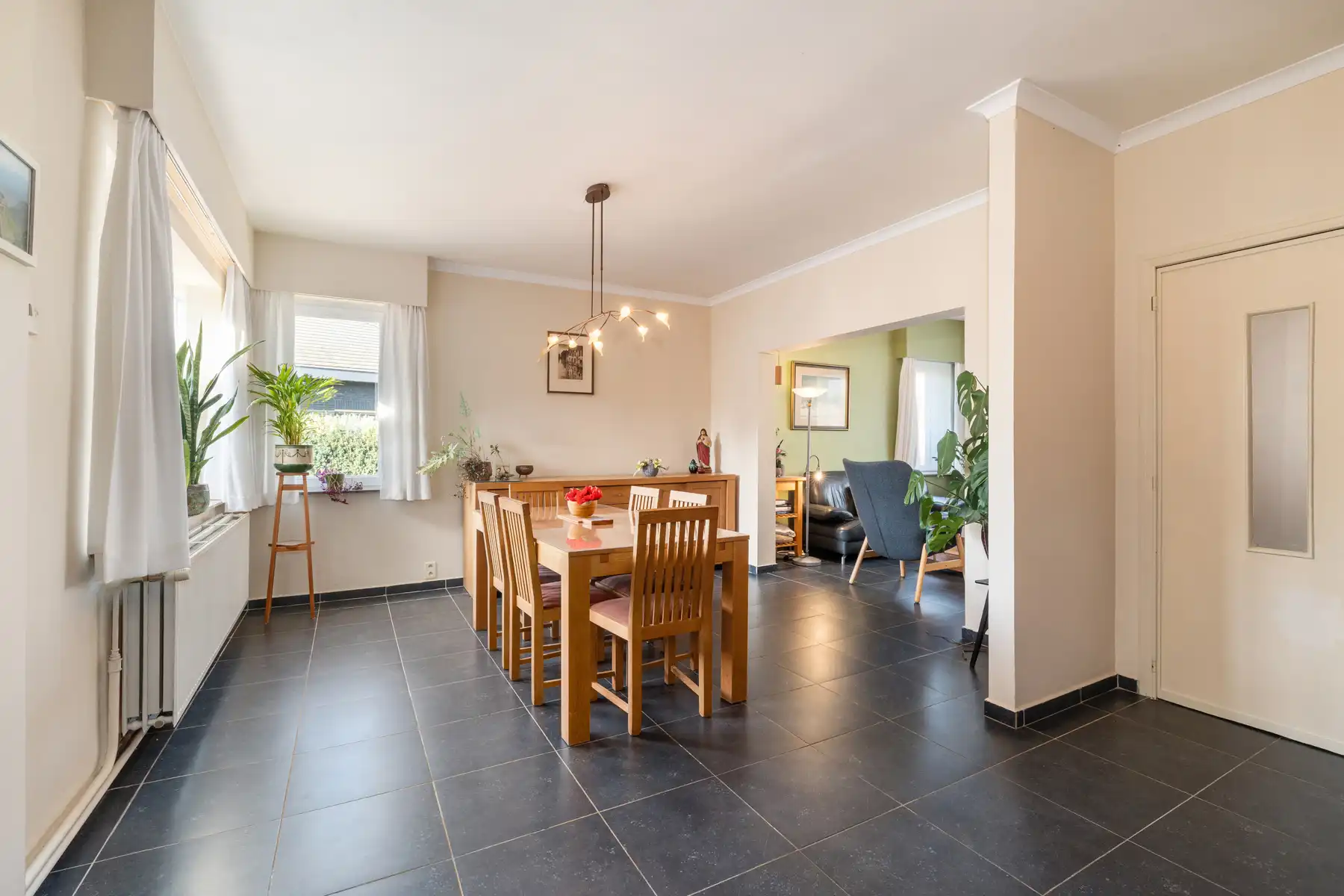 Woning met 4 slaapkamer, 2 badkamers en garage/atelier foto 8