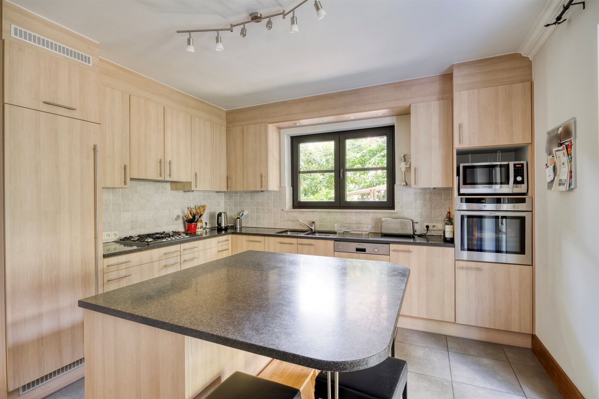 Prachtige charmante villa in rustige wijk foto 10