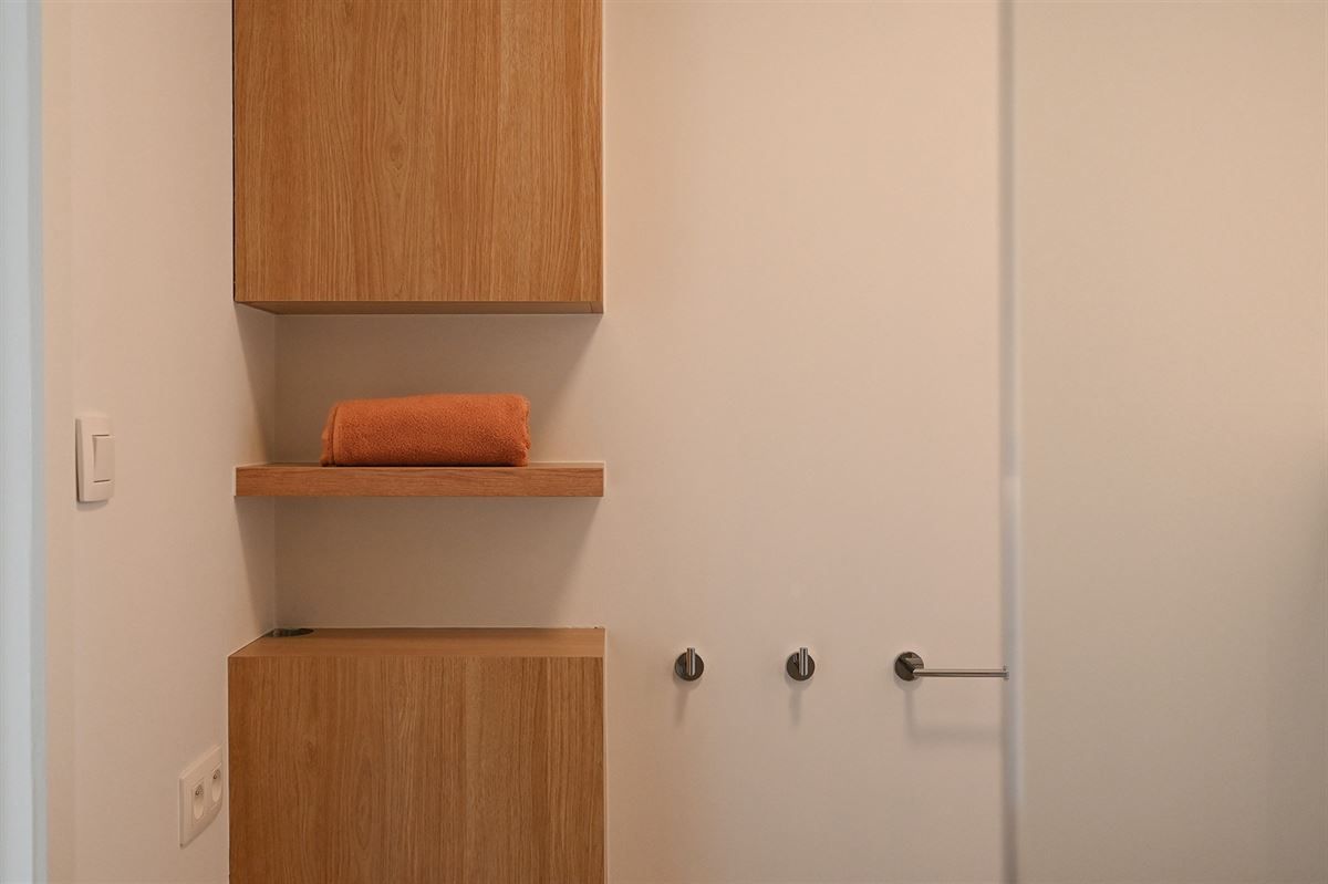 Recent gerenoveerd studio-appartement met aparte slaapkamer foto 20