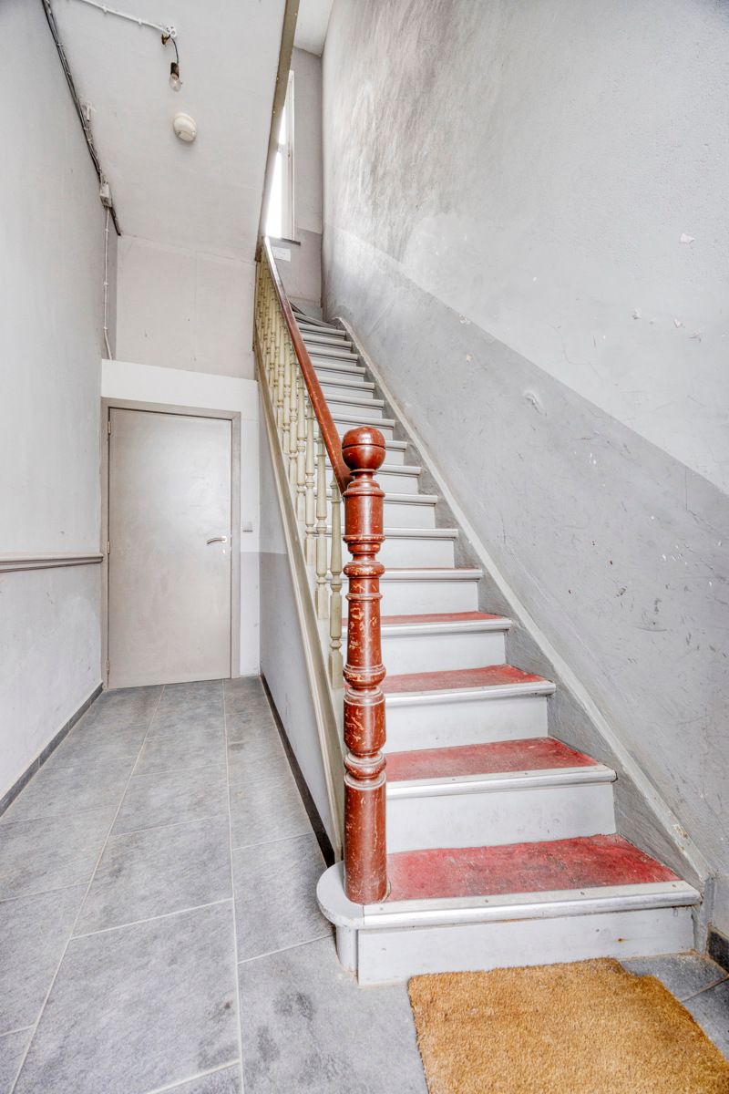 Handelspand met bewoning op topligging foto 5