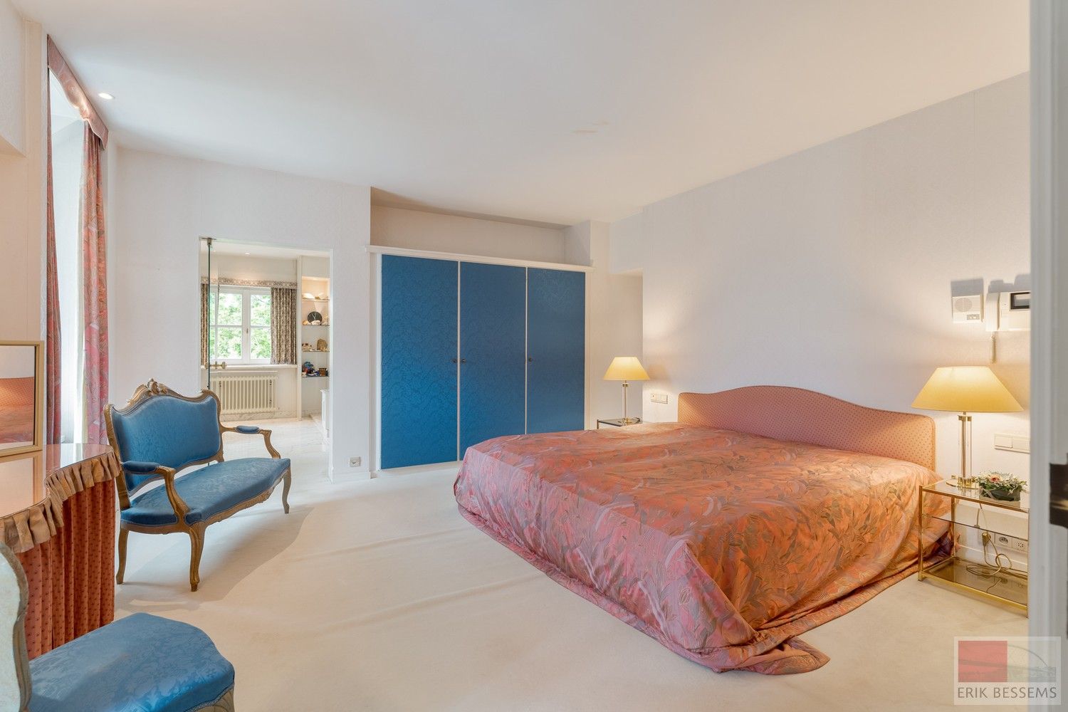 Prachtige vrijstaande villa met Franse allure, gelegen op een royaal perceel van 1.211 m², biedt een riante woonoppervlakte van 309 m² foto 22