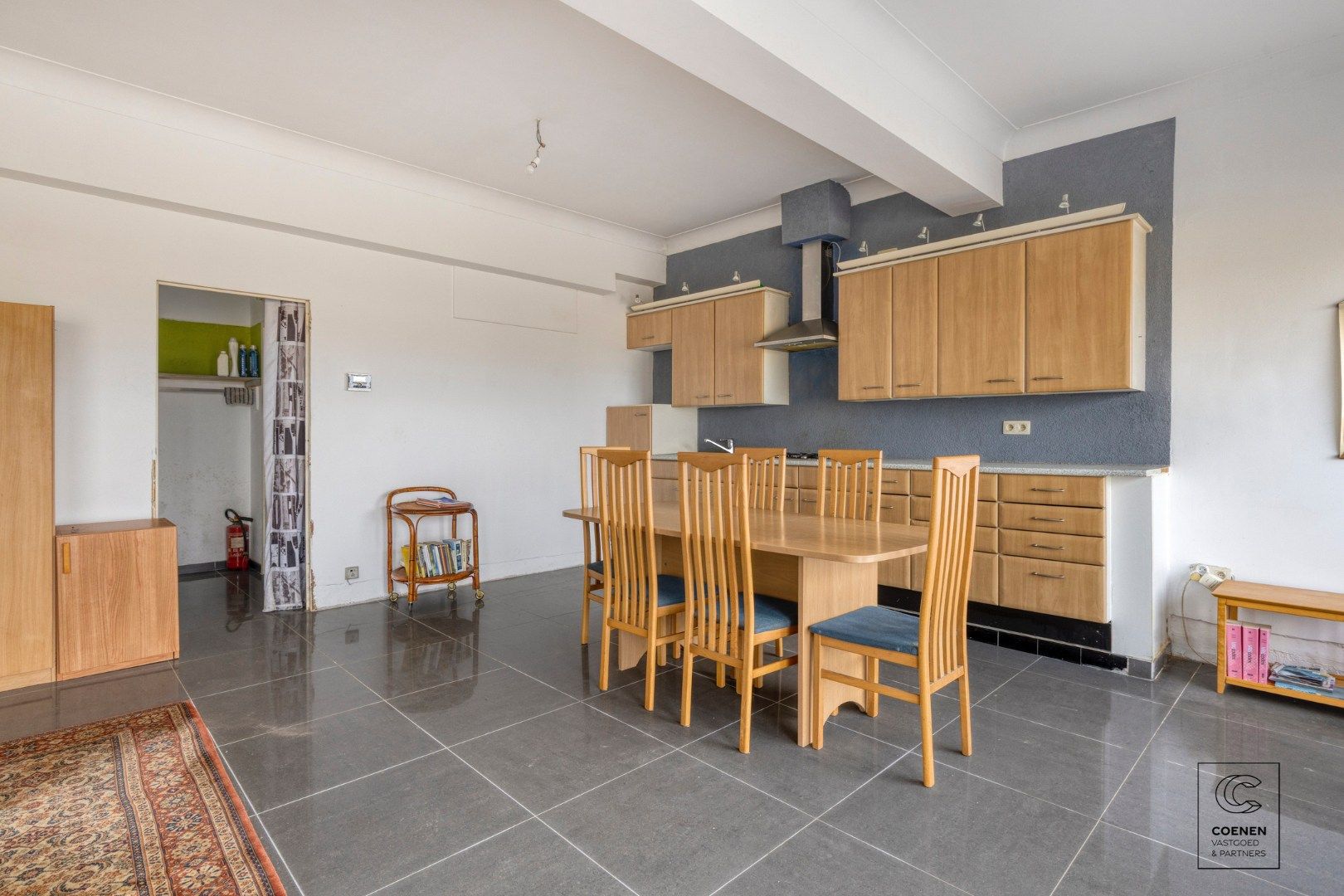 Handelshuis van 220 m², drie slaapkamers en veel potentieel! foto 4