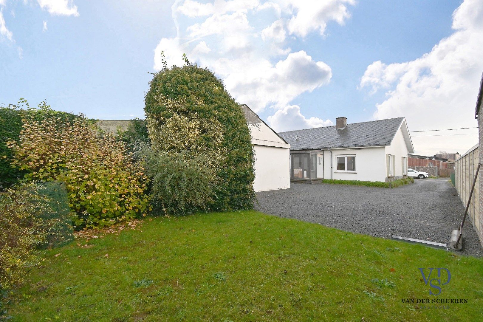 Bungalowwoning met afzonderlijke loods foto 25