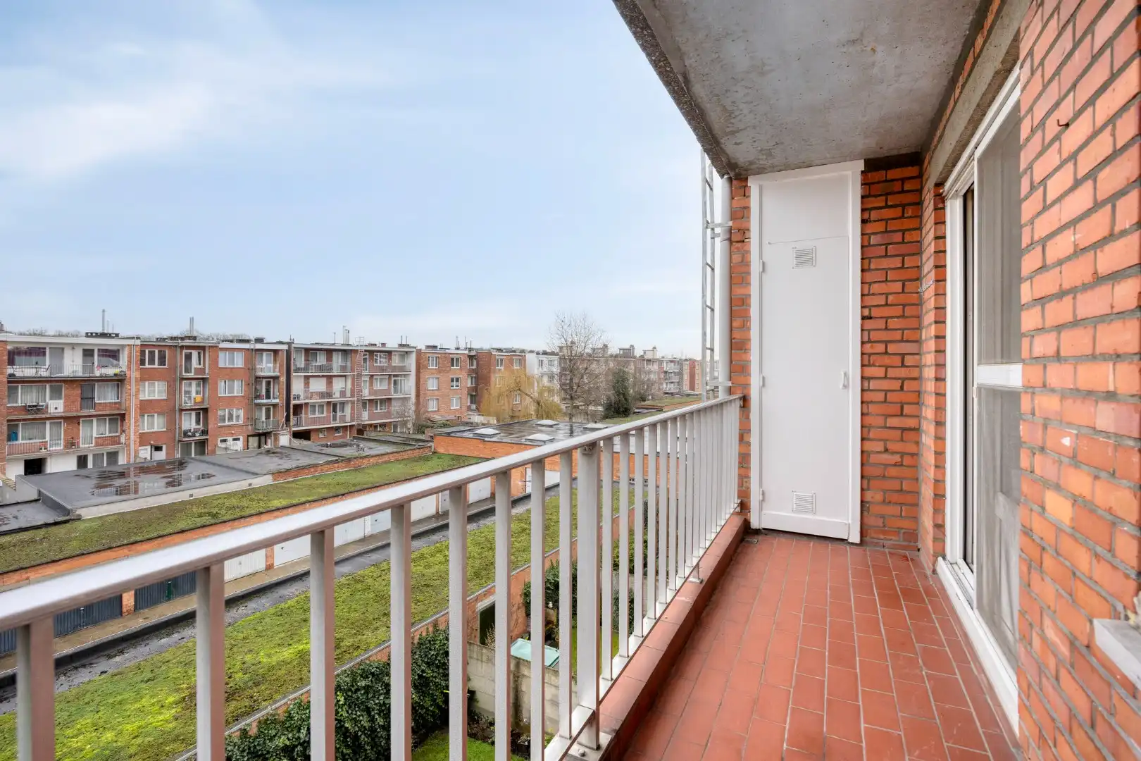 Subliem 2-slpk appartement met terras  foto 11