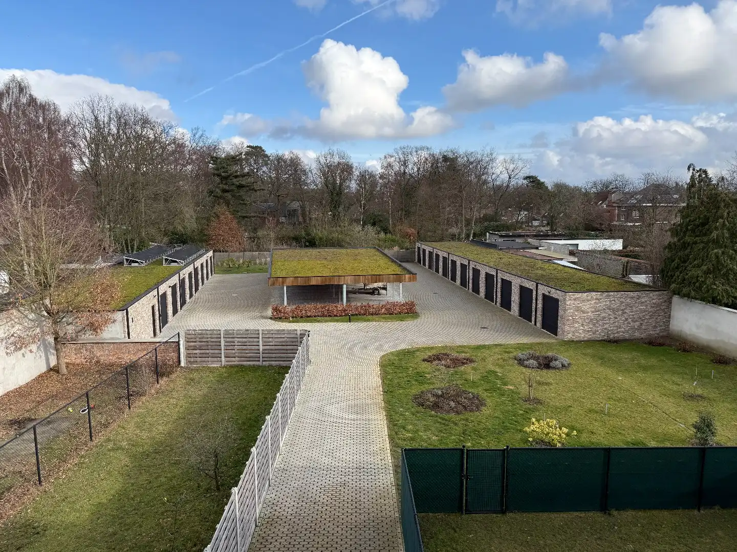 Exclusief penthouse met terrassen, carport en garage foto 26