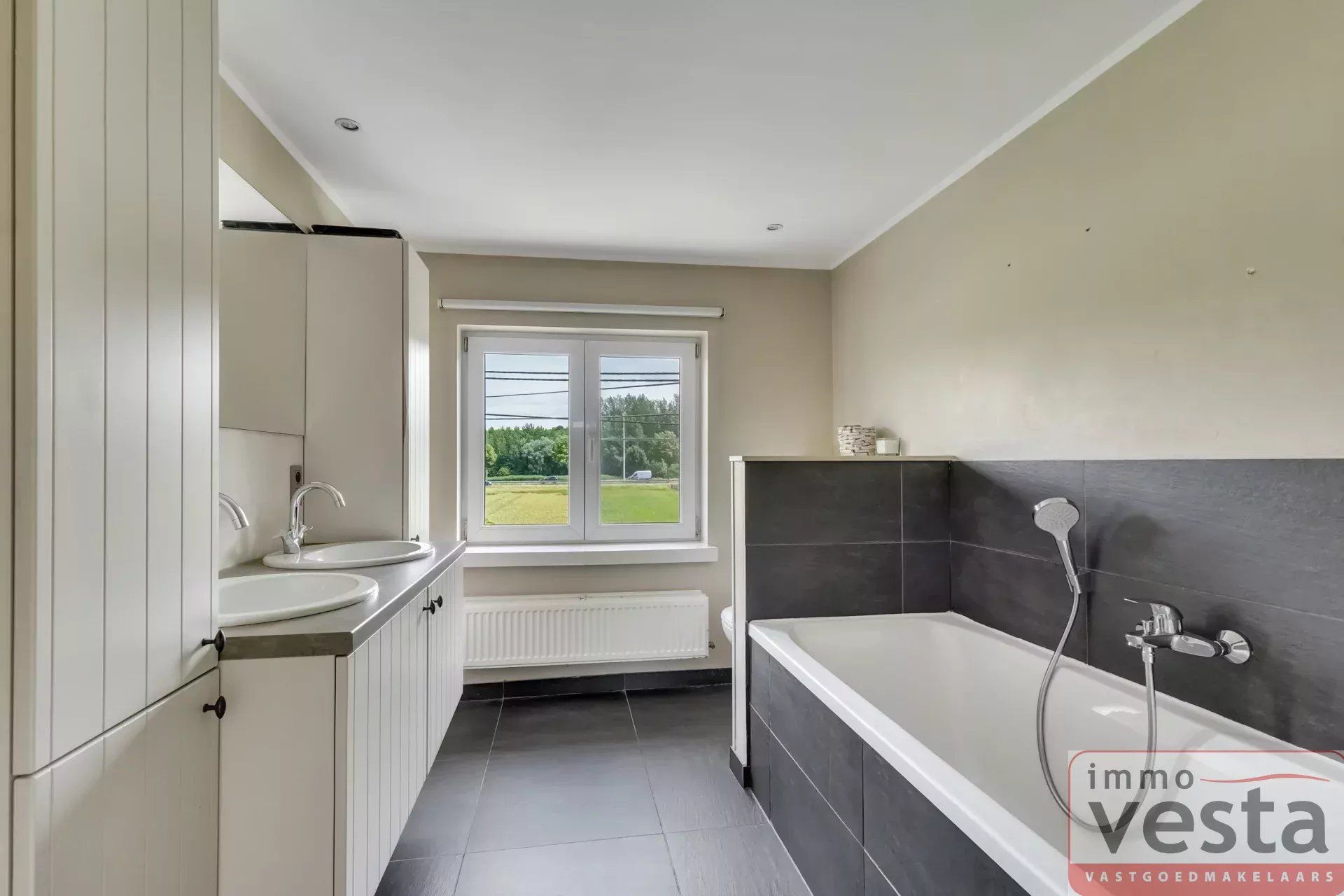 Gerenoveerde woning met 3 slaapkamers, ruime tuin en landelijke charme foto 16