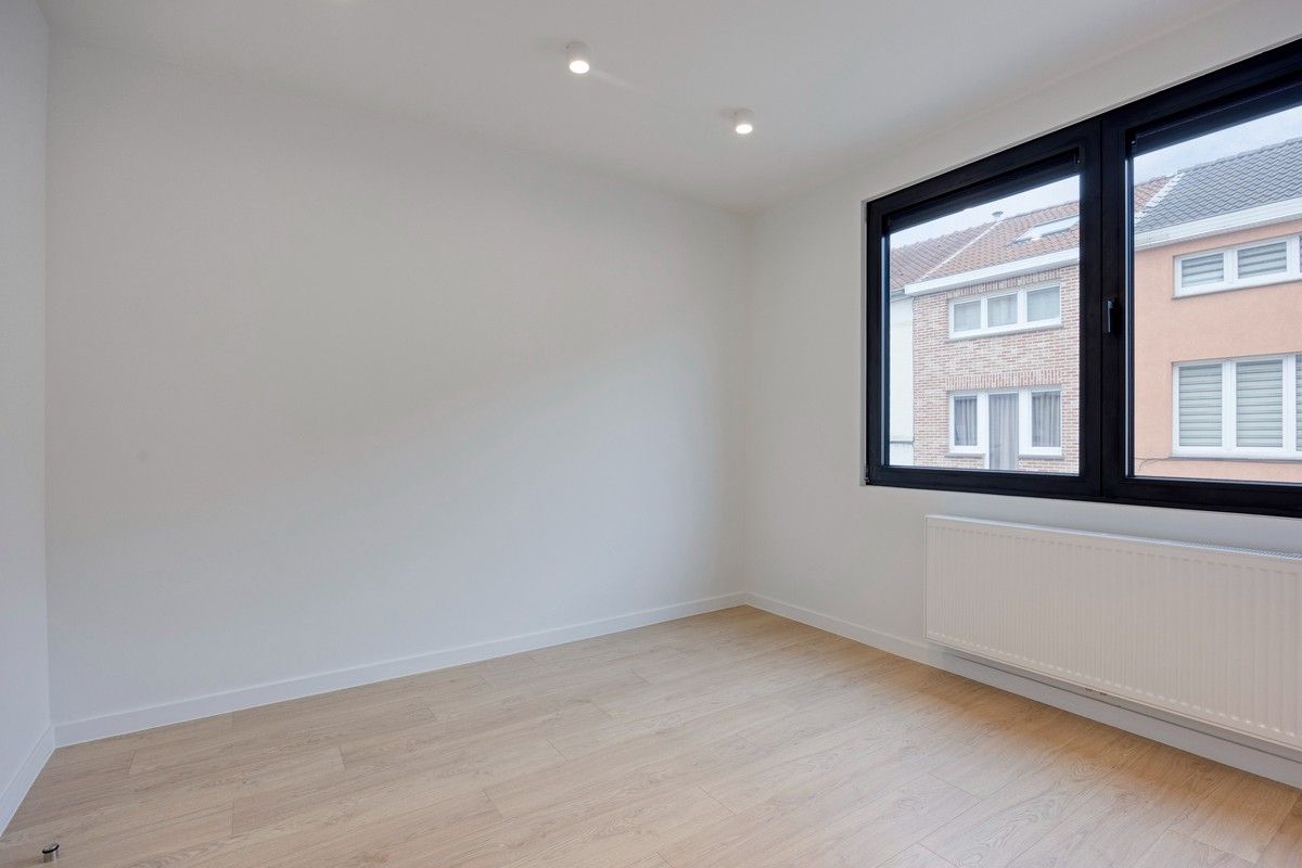 Gerenoveerde gezinswoning met ruim, hartje Ledeberg foto 16