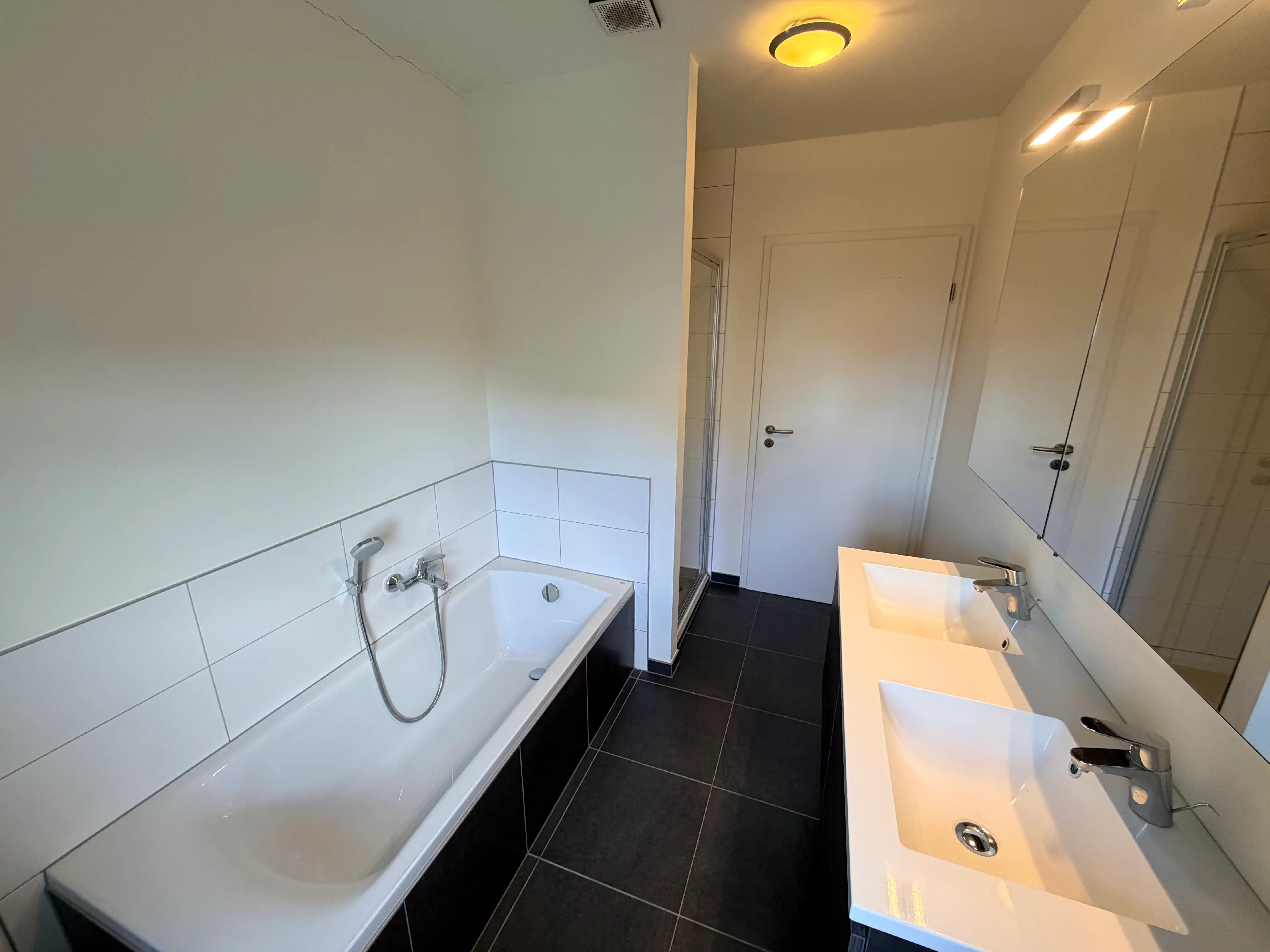 --- NIEUW --- Mooi kwalitatief appartement (bj. 2016) met 2 slaapkamers (81m²). foto 10