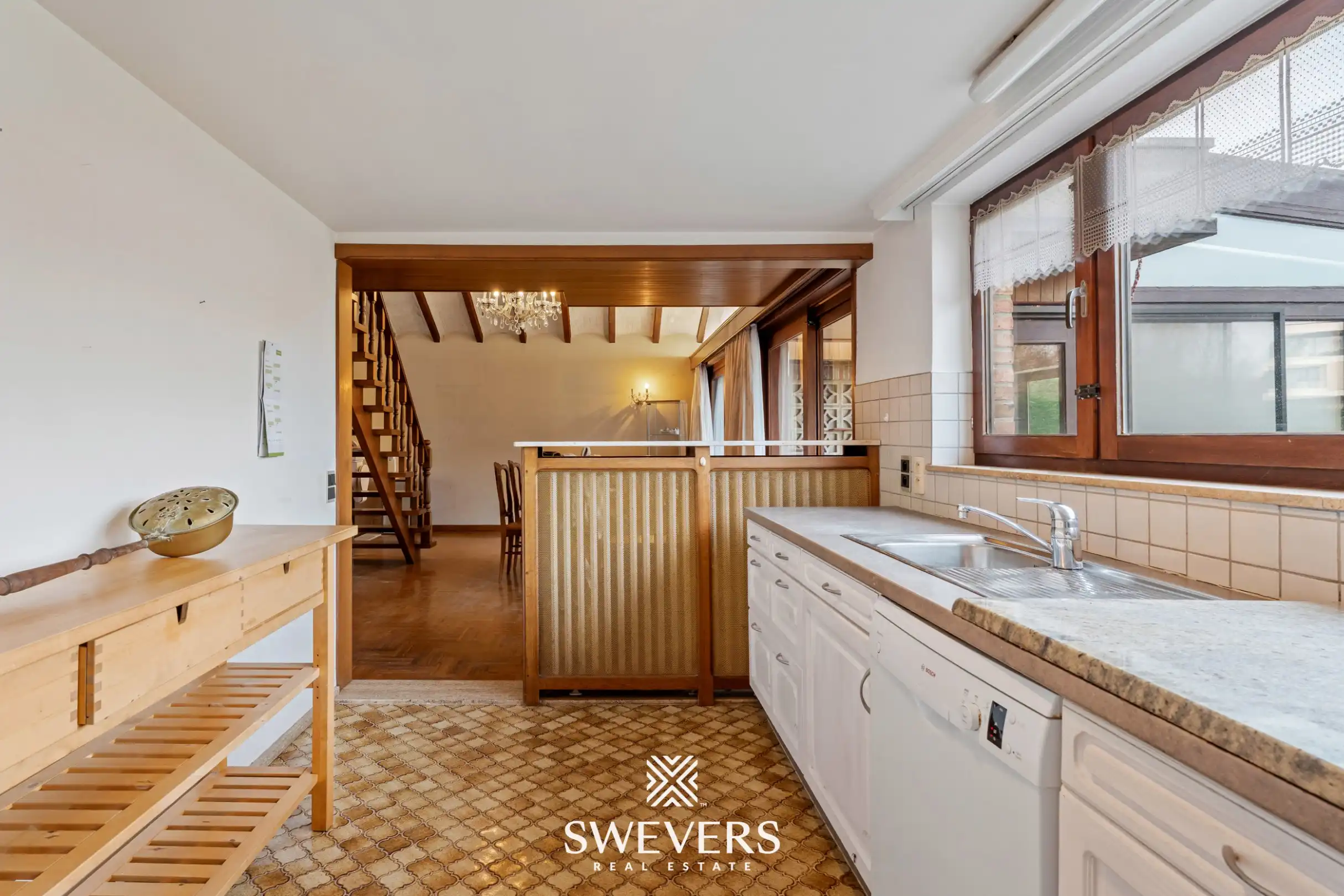 Ruime open bebouwing met inpandige garage en mooie tuin nabij het centrum van Hasselt foto 14