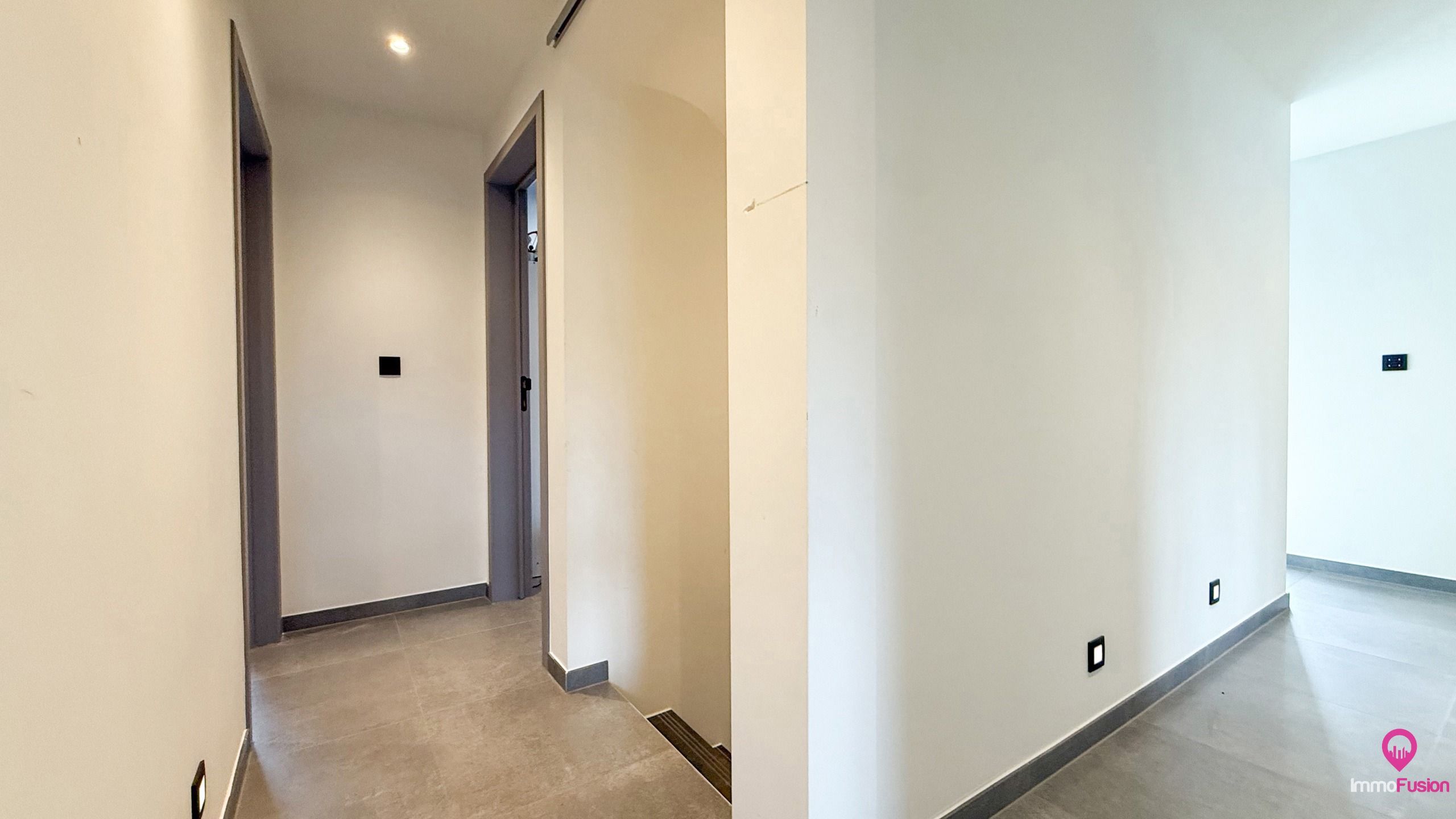 Instapklare, volledig gerenoveerde woning met 4 slaapkamers! foto 19