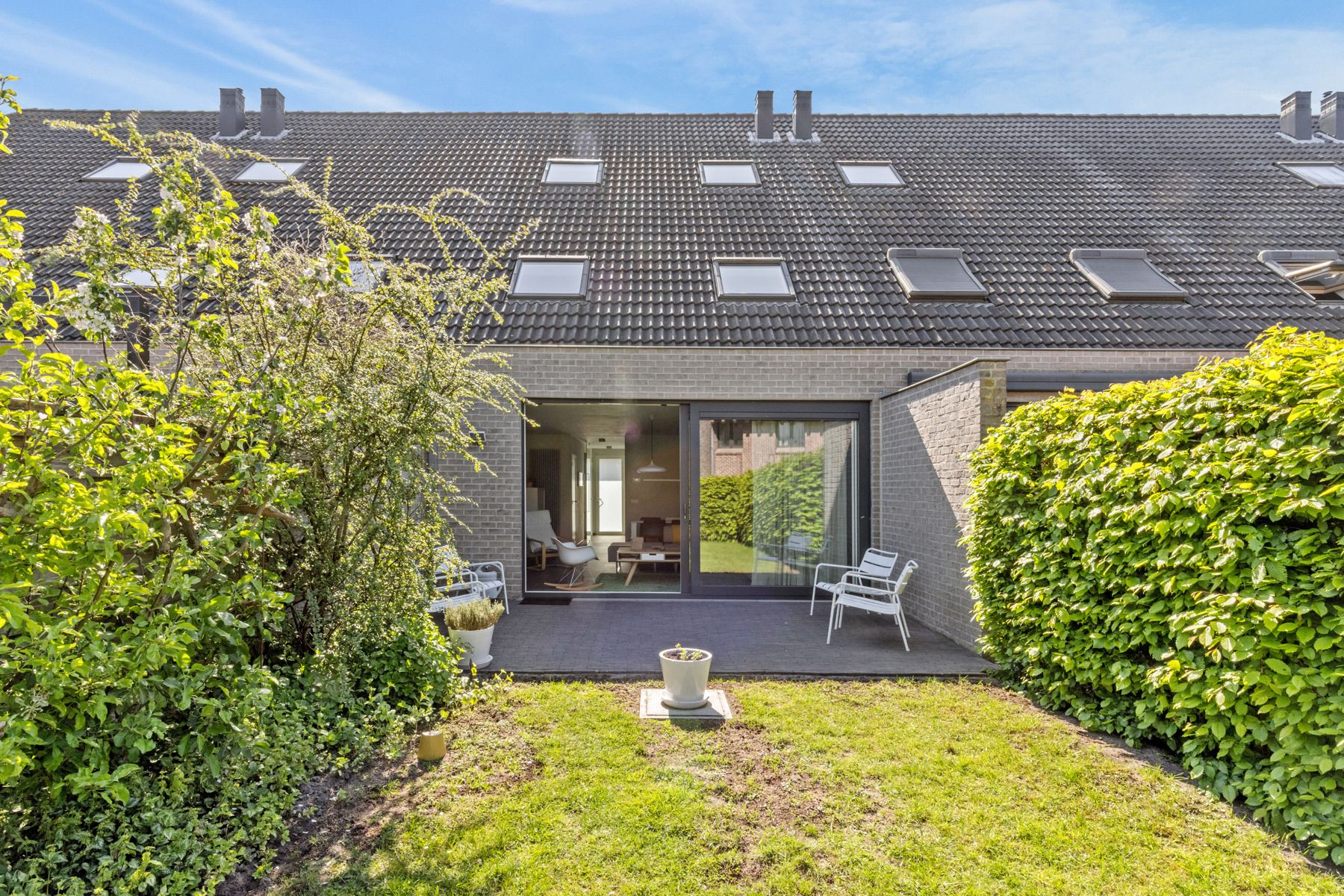 Instapklare gezinswoning met tuin en 4 slpks foto 7