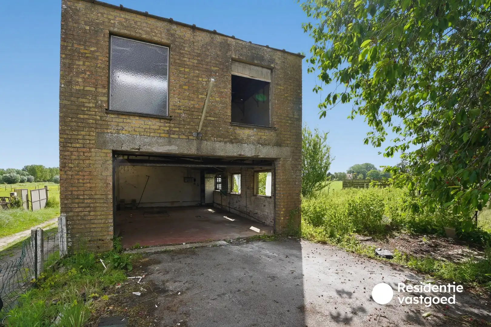 Ruime te renoveren bungalow op 959 m² met landelijk verzicht foto 13