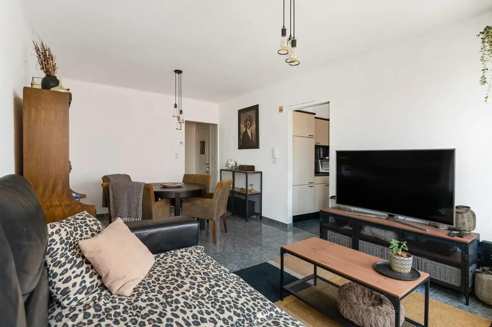 Lichtrijk, energie efficiënt (EPC C) app met zonnige tuin in Schoten foto {{pictureIndex}}