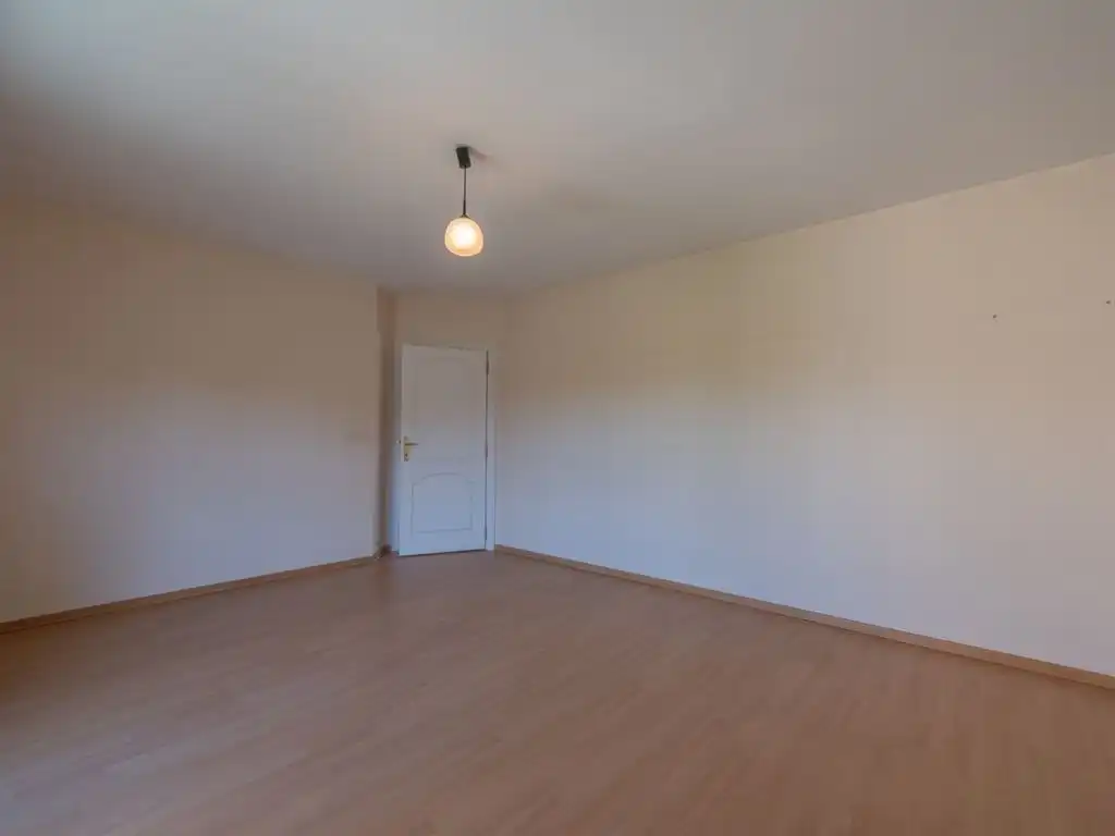 Verrassend ruime vrijstaande woning met inpandige garage foto 41