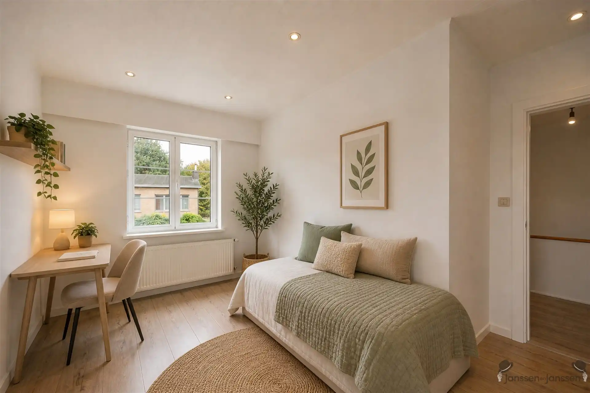 gerenoveerde woning met ruim magazijn  foto 8