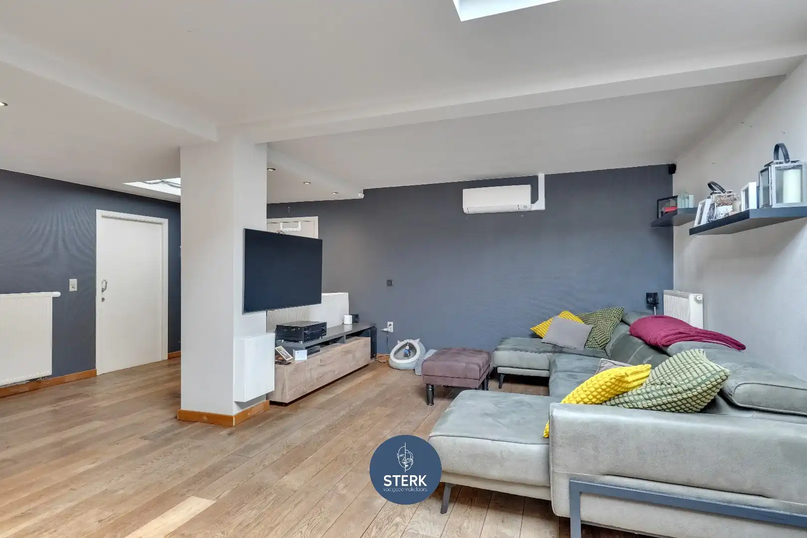 VEELZIJDIGE WONING MET HANDELSRUIMTE (448 m²) OP EEN ZICHTLOCATIE TE REKEM !  foto 6